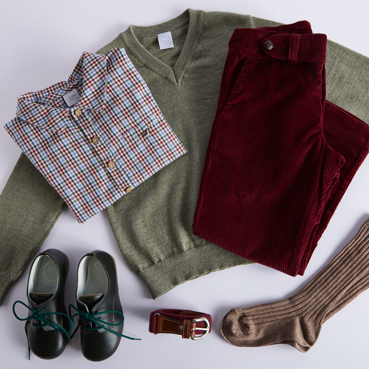BOY LOOK AW22 15 - Trendy Boys' Winter Fashion Outfit 2022 | Perfect for School, Parties & Holiday Events