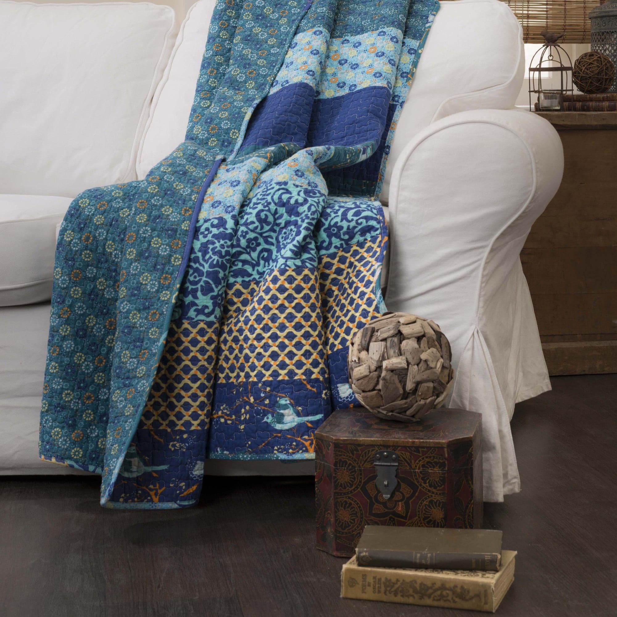 Royal Empire Throw Blanket - Soft & Luxurious Fleece Throw for Couch, Bed, Sofa - Perfect for Cozy Nights, Movie Time & Home Decor