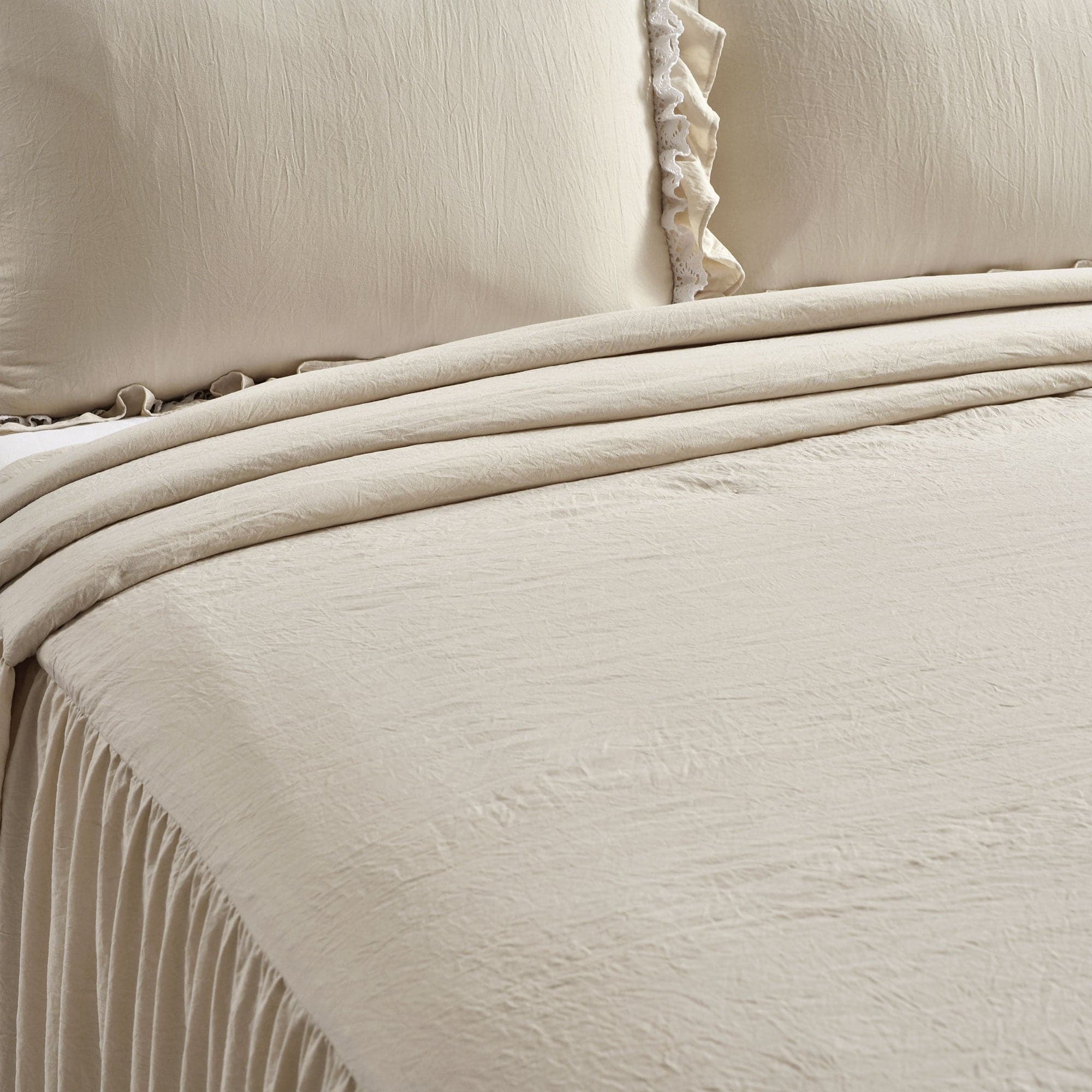 Ella Ruffle Lace 3-Piece Bedspread Set - Queen Size Luxury Lace Bedding for Master Bedroom & Guest Room Decor