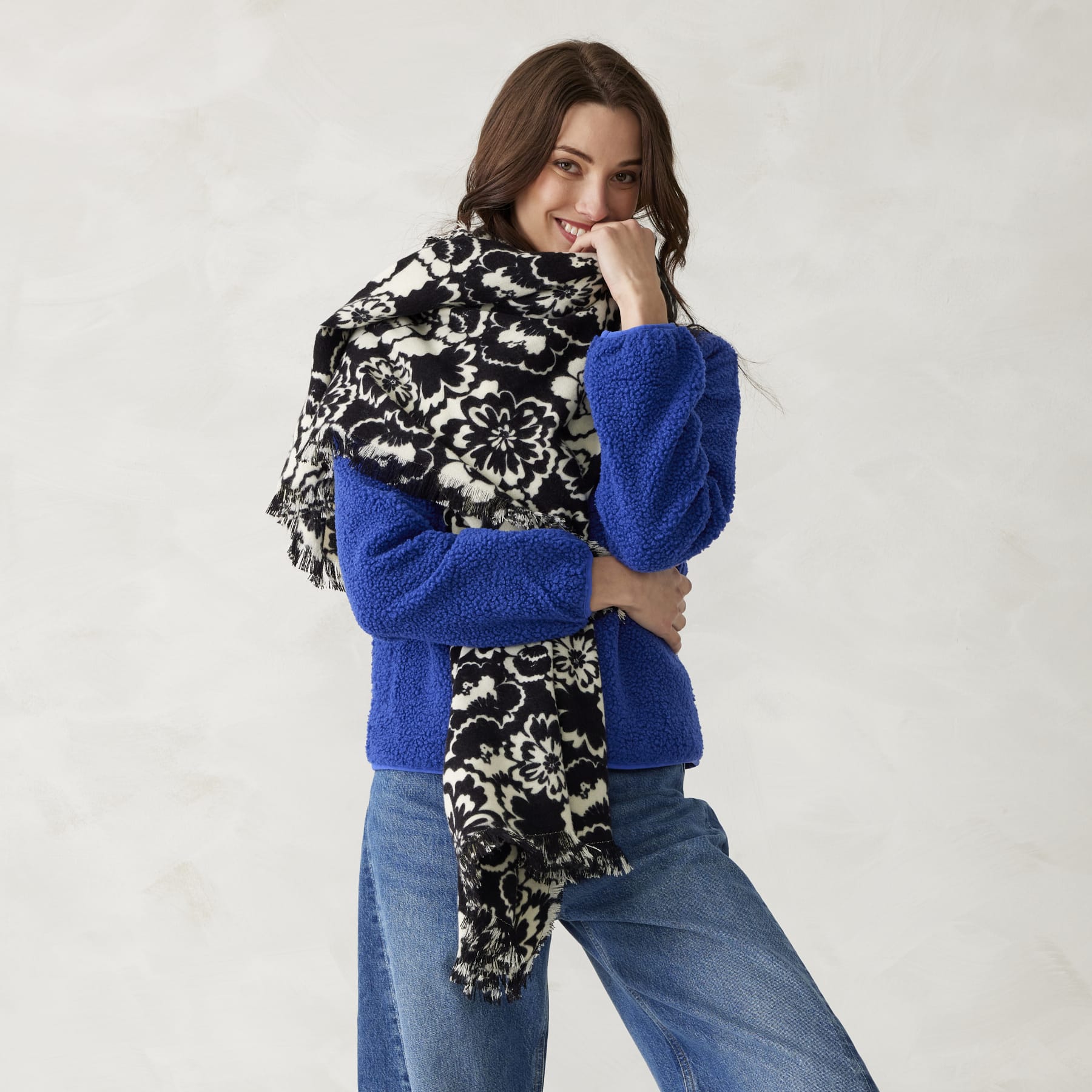Cozy Fleece Blanket Wrap for Women - Soft & Warm Winter Shawl - Perfect for Home, Office, and Travel Use