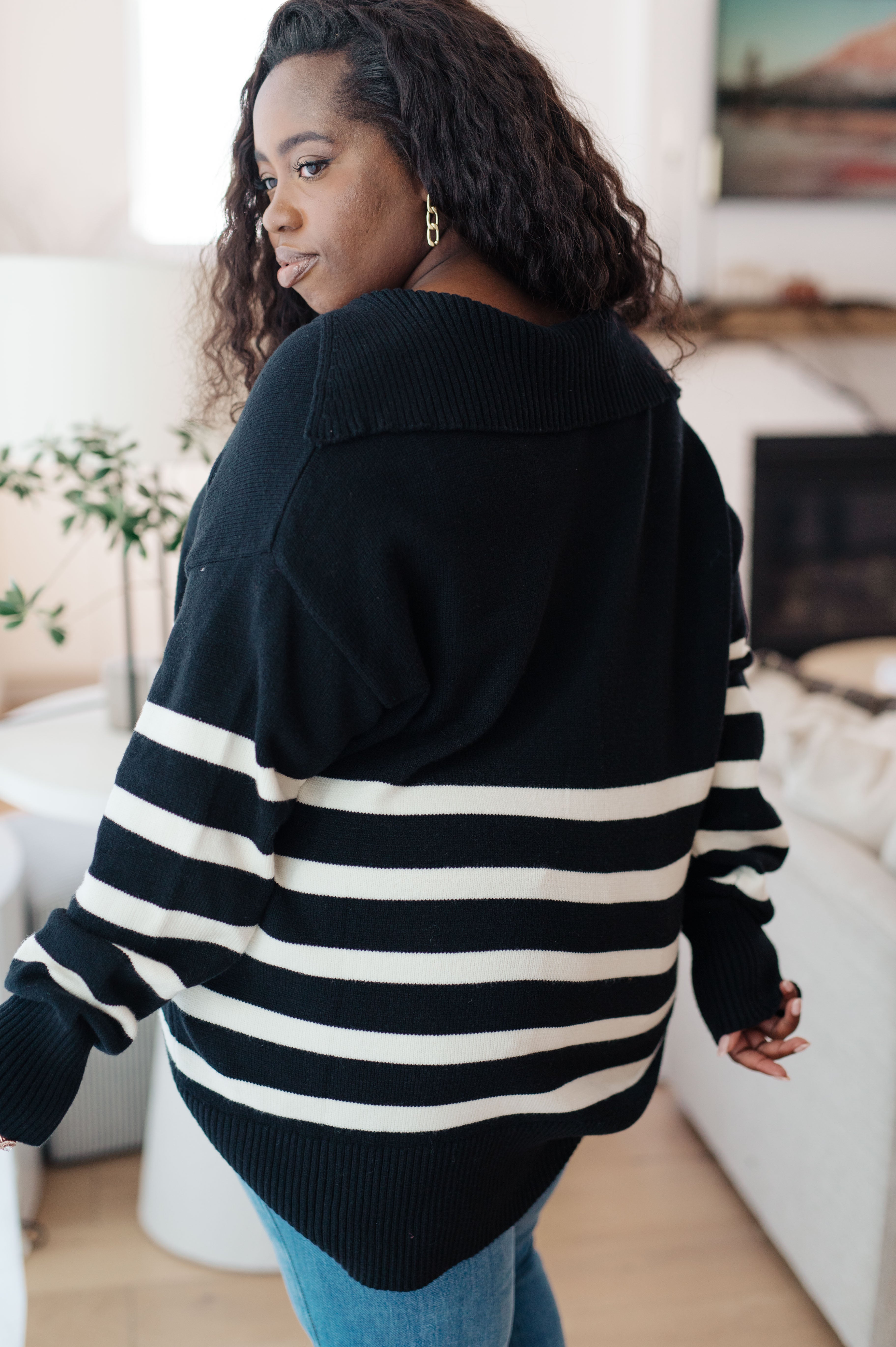Stylish Striped Sweater for Women & Men | Cozy & Trendy Pullover | Perfect for Fall & Winter Outfits | Casual, Office & Date Night Wear