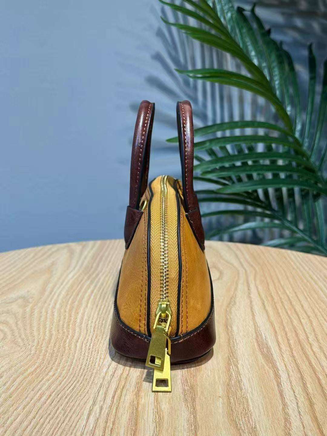 Vintage Mini Leather Bowling Bag for Women - Stylish & Durable Handbag for Casual Outings, Travel & Everyday Use