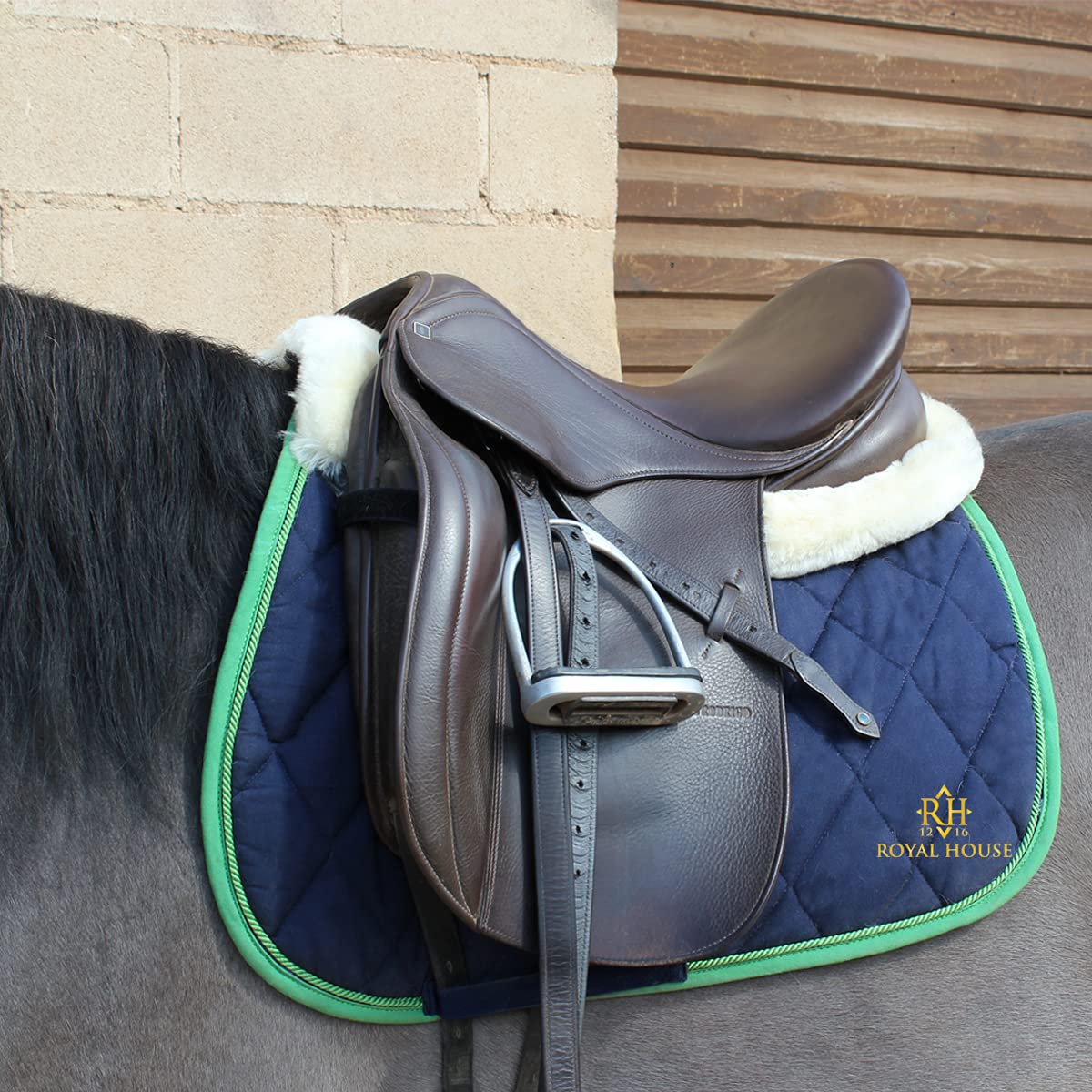 Non-Slip Horse Saddle Pad - Pressure Relief & Wither Protection - English Equestrian Pad for Dressage, Jumping & Training - Competition-Grade Impact Absorbing Pad for Performance Horses (Ideal for Show Jumping & Professional Riding)