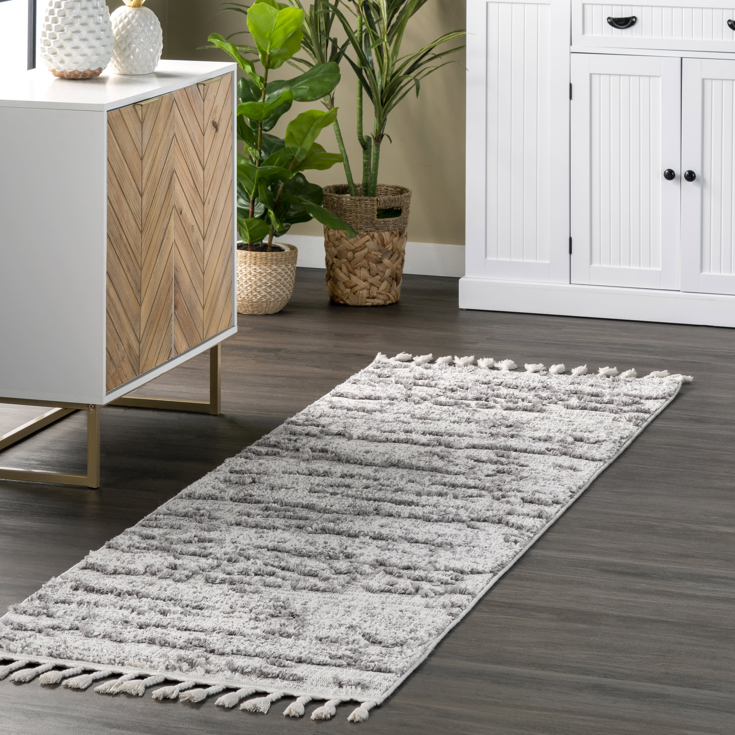 Cloudy Abstract Tasseled Rug - Soft Grey Bohemian Style Area Rug for Living Room, Bedroom Decor
