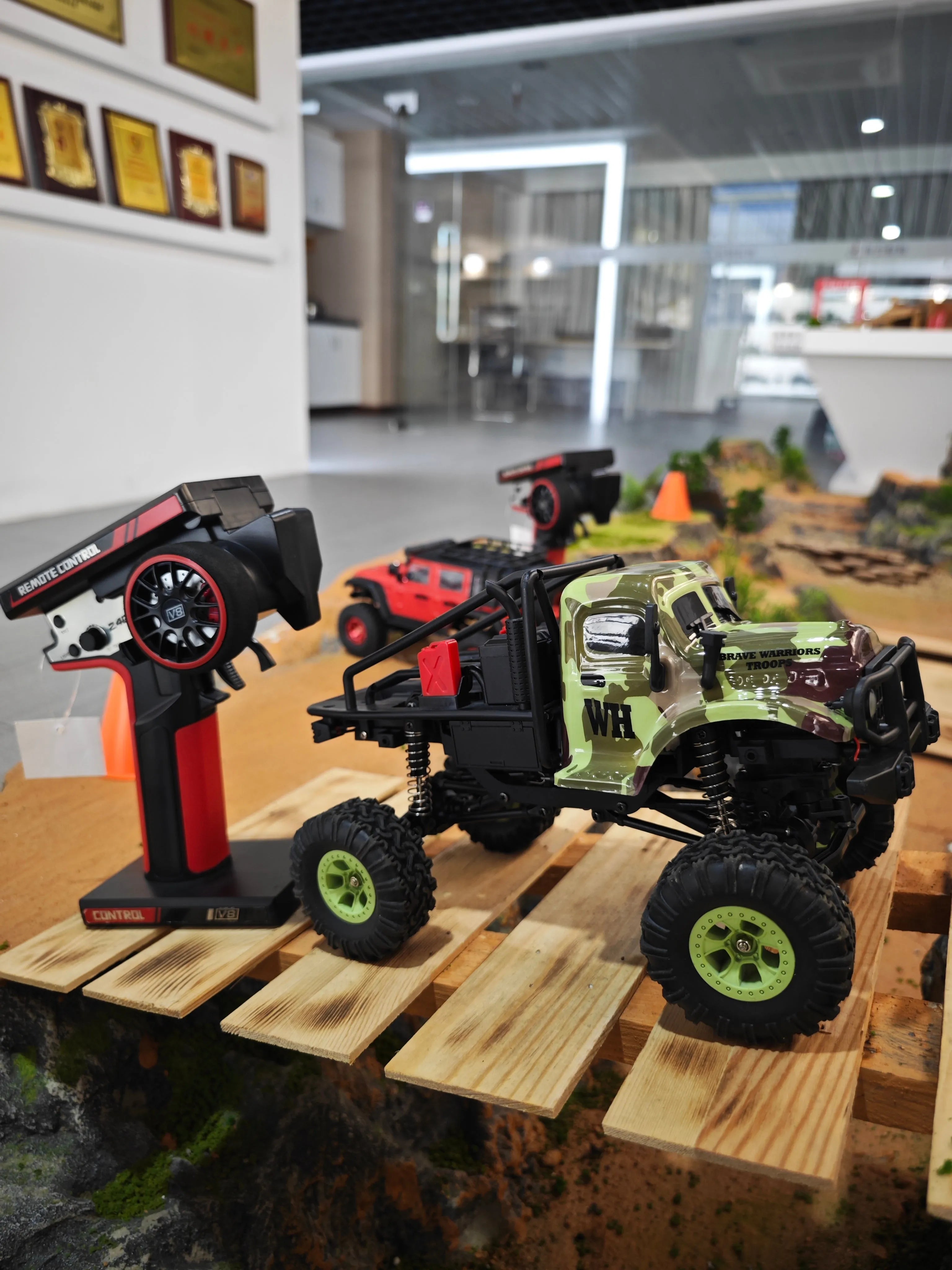 WLTOYS 184021 1/18 Scale 4WD RC Crawler Car with LED Lights, 2-Speed Transmission & Camo Shell - Off-Road Adventure Vehicle for Kids and Adults, Perfect for Rock Crawling, Trail Driving and Backyard Racing