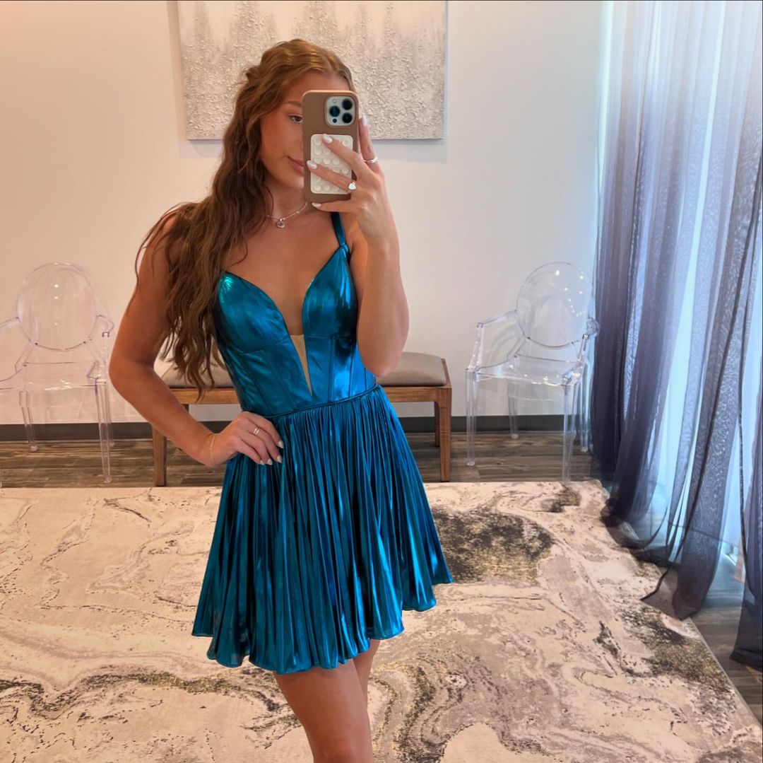 Elegant A-Line Blue Short Prom Dress with Pleated Skirt - Perfect for Birthday Parties, Homecoming, and Special Occasions - Style J5294