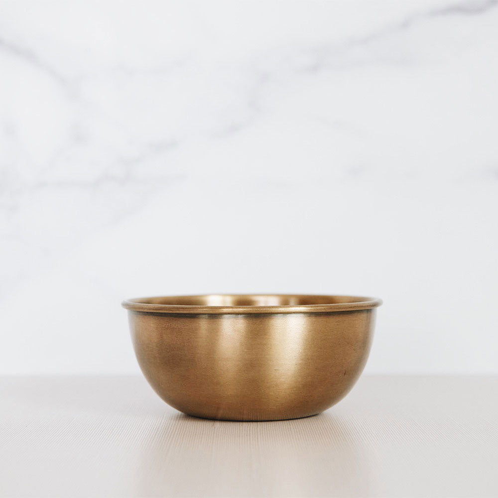 Premium Handcrafted Brass Bowl - Medium Size for Home Decor, Kitchen Storage & Gift Giving - Perfect for Fruits, Nuts & Decorative Display