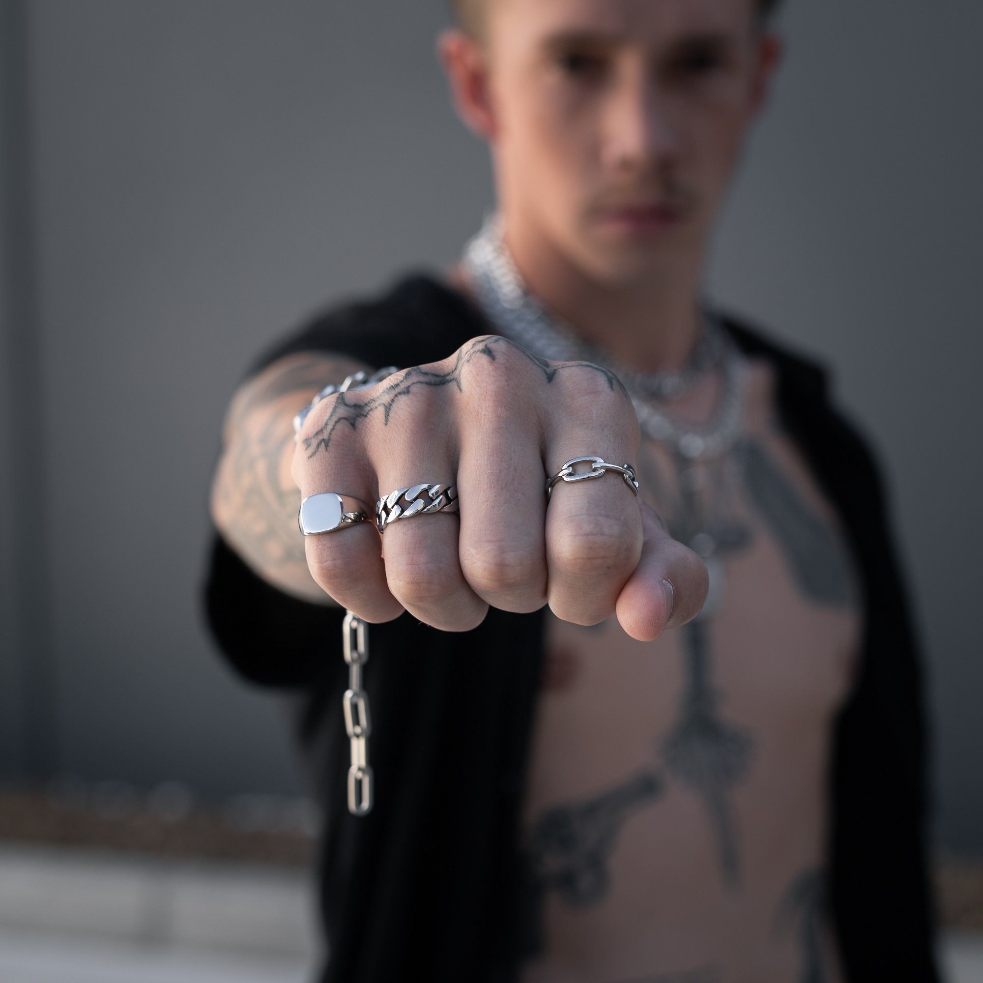 Minimalist Signet Ring for Men & Women - Personalized Engraved Stainless Steel Pinky Ring - Perfect for Gifts, Weddings, and Everyday Fashion Accessories
