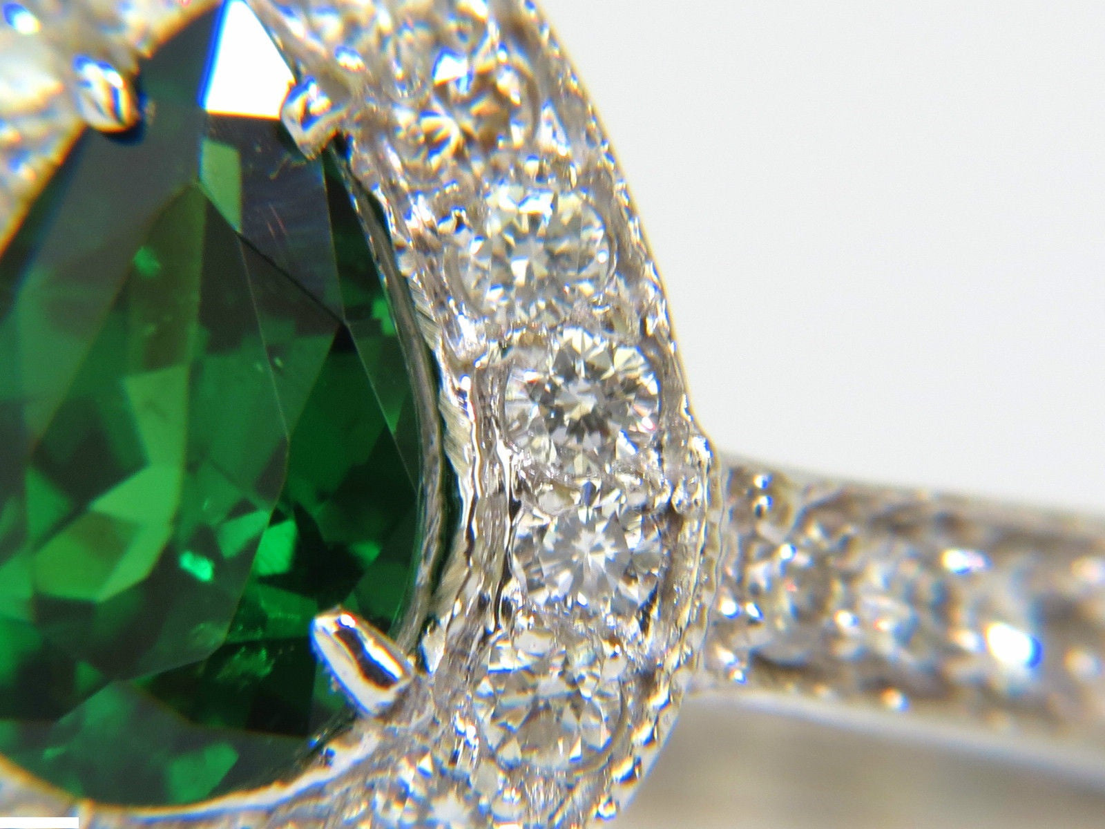 2.56CT Natural Bright Fine Gem Green Tsavorite Diamond Ring in 14KT Gold - Elegant Jewelry for Weddings, Anniversaries & Special Occasions