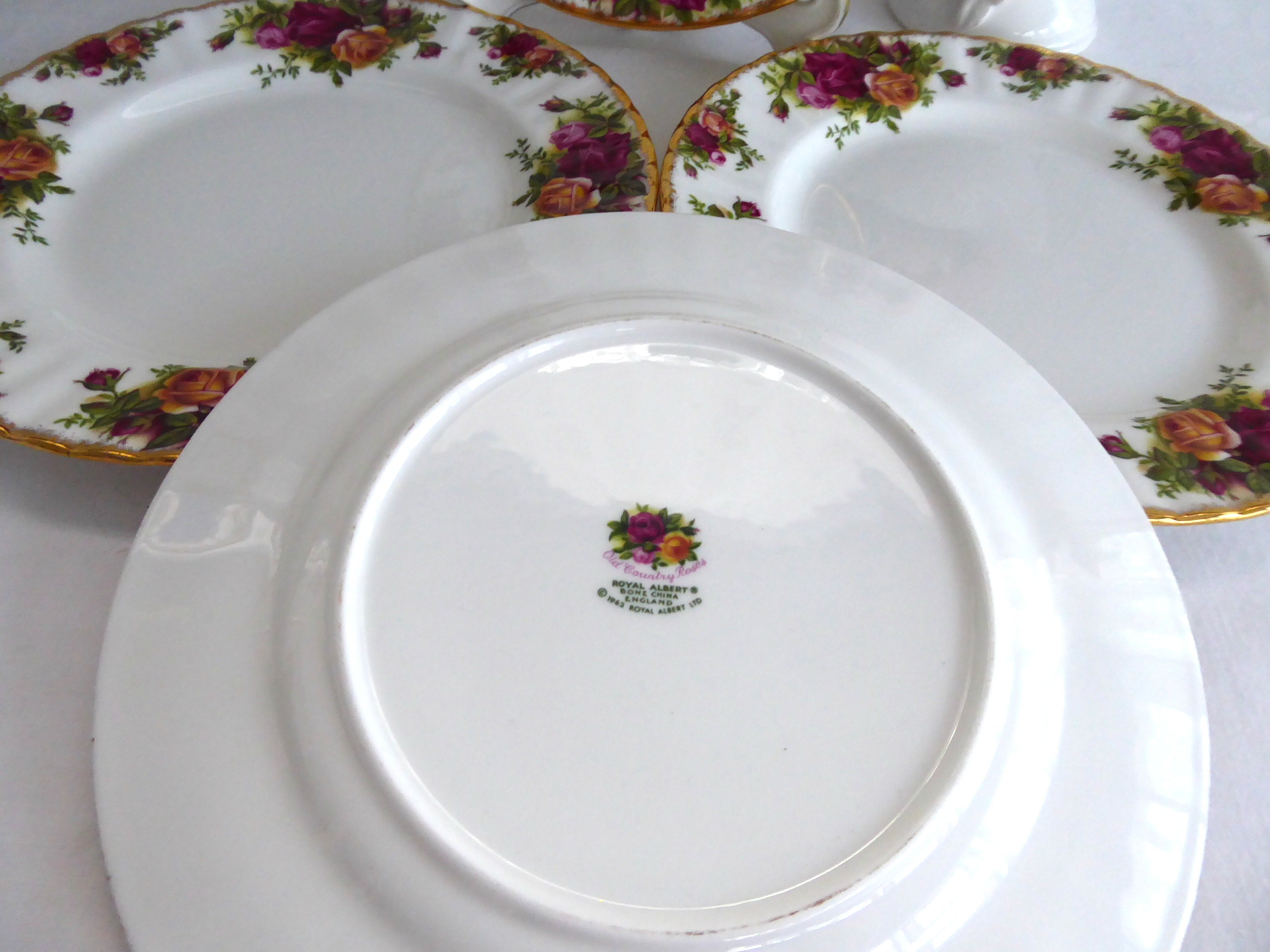 Royal Albert Old Country Roses 4-Piece Salad Plate Set - Vintage English Fine China from 1980s - Perfect for Afternoon Tea, Bridal Showers & Elegant Dining