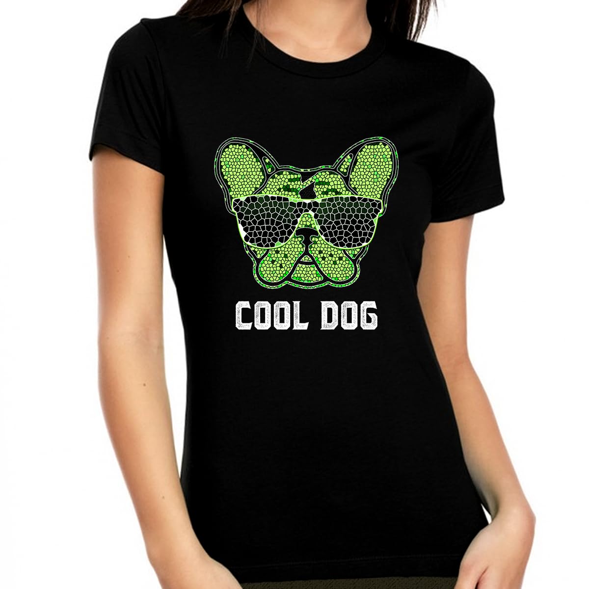 Stylish Dog Mom Shirt for Women - Cute & Comfortable Dog Lover T-Shirt - Perfect Gift for Dog Owners - Ideal for Walks, Dog Parks & Casual Outings