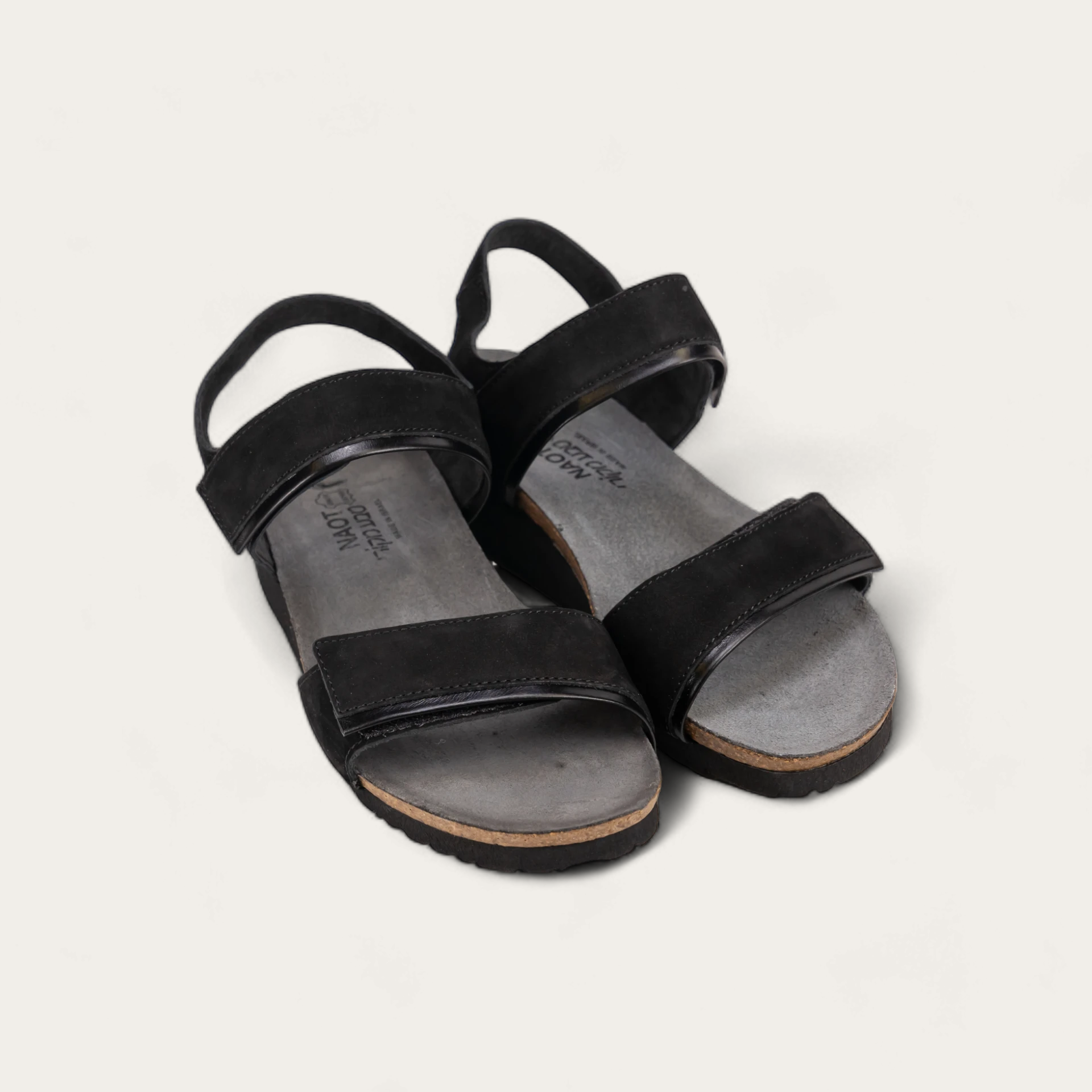 Aisha - Premium Fashion & Accessories for Women | Trendy Outfits, Bags & Jewelry | Perfect for Parties, Work & Everyday Wear