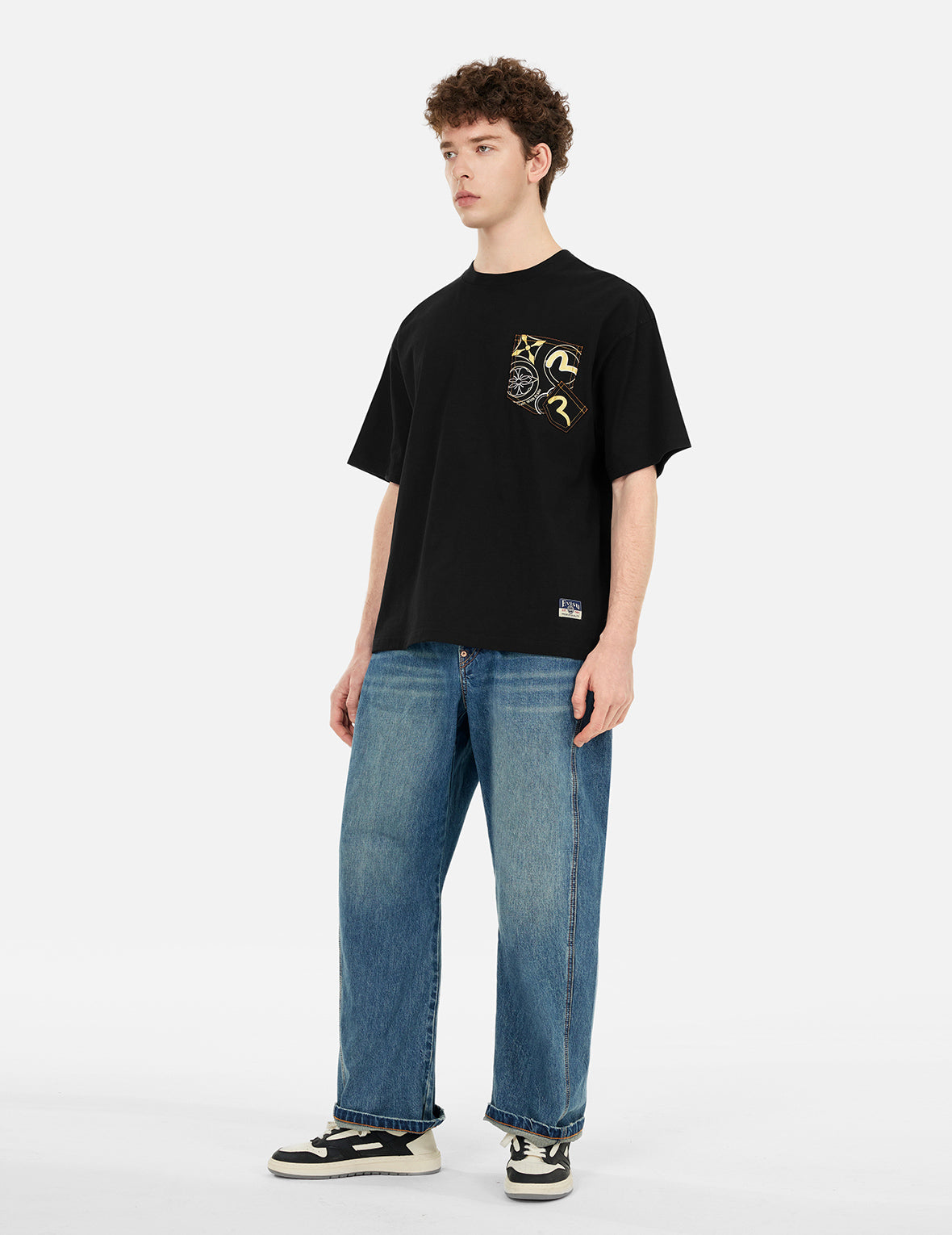 Stylish Multi-Pocket Loose Fit Graphic T-Shirt for Men & Women - Casual Streetwear, Outdoor Activities & Everyday Comfort