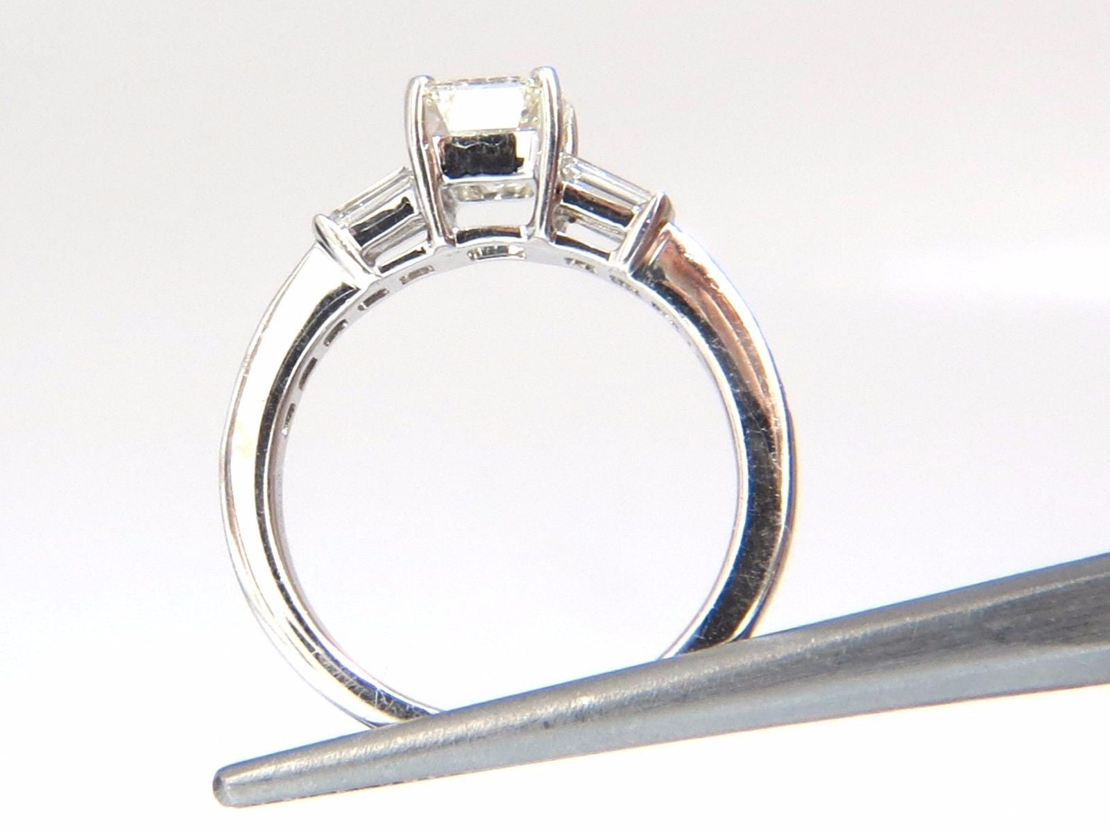GIA Certified 1.62ct Natural Asscher Cut Diamond Engagement Ring in 18K Gold - Classic Solitaire for Wedding Proposal & Anniversary Gifts
