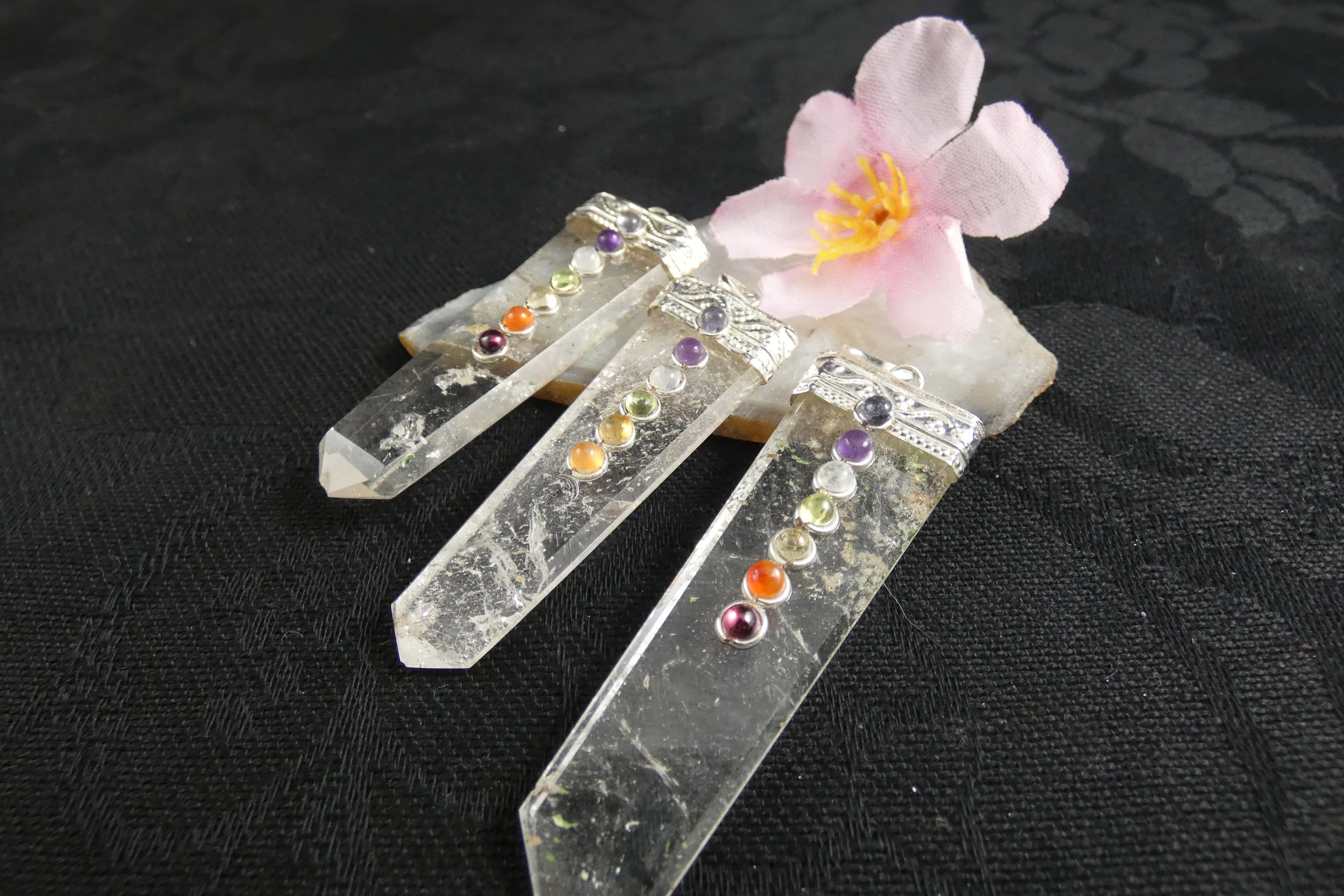 Natural Clear Quartz Chakra Pendant Necklace - Healing Crystal Jewelry for Meditation, Energy Balance & Spiritual Protection | Perfect for Yoga, Reiki & Daily Wear