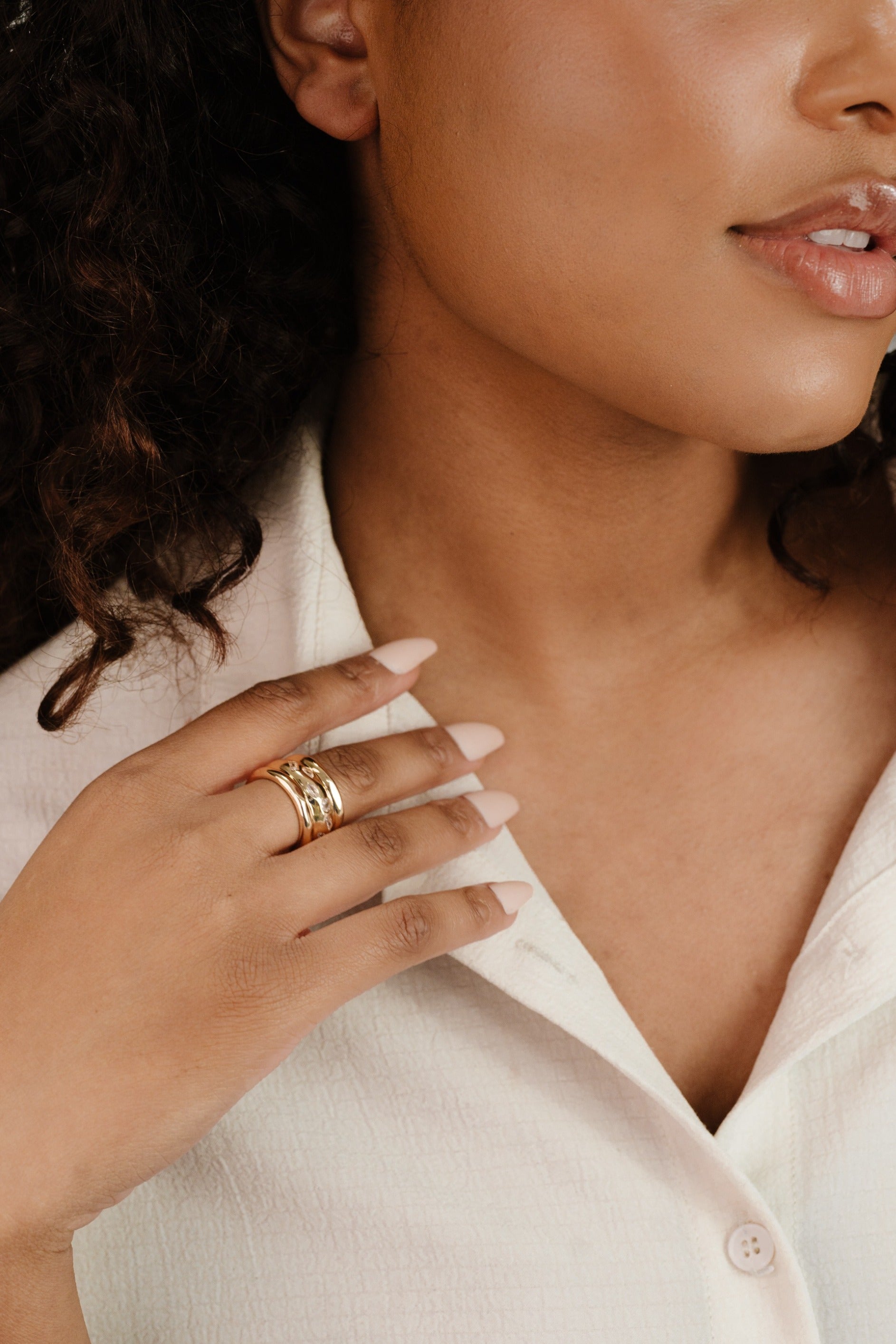 Elegant Bezel Crystal Thick Ring for Women - Vintage Statement Jewelry for Parties, Weddings & Special Occasions