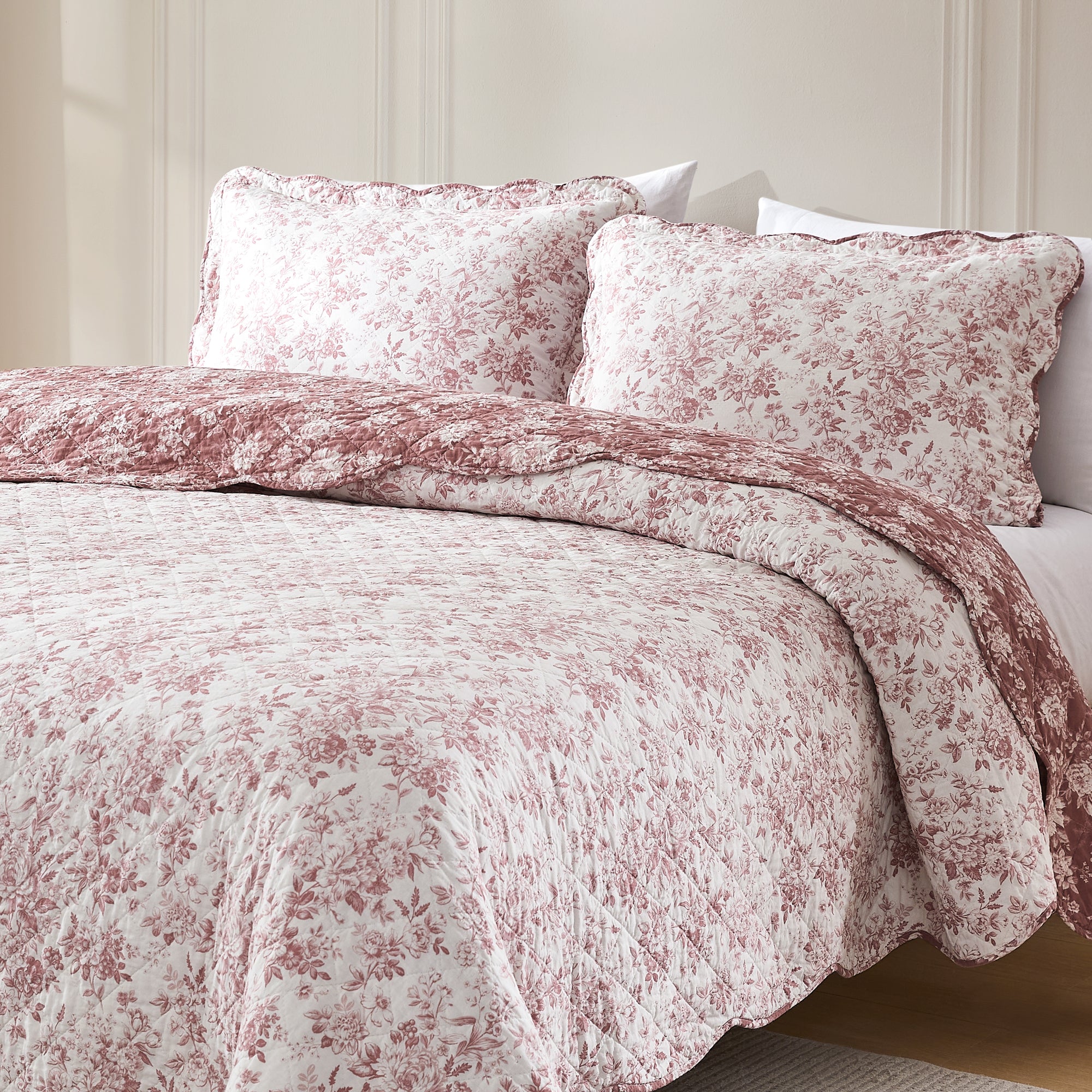 Peony Toile Reversible Cotton Quilt Set - Queen Size Floral Bedding with Matching Shams - Perfect for Farmhouse & French Country Bedroom Decor