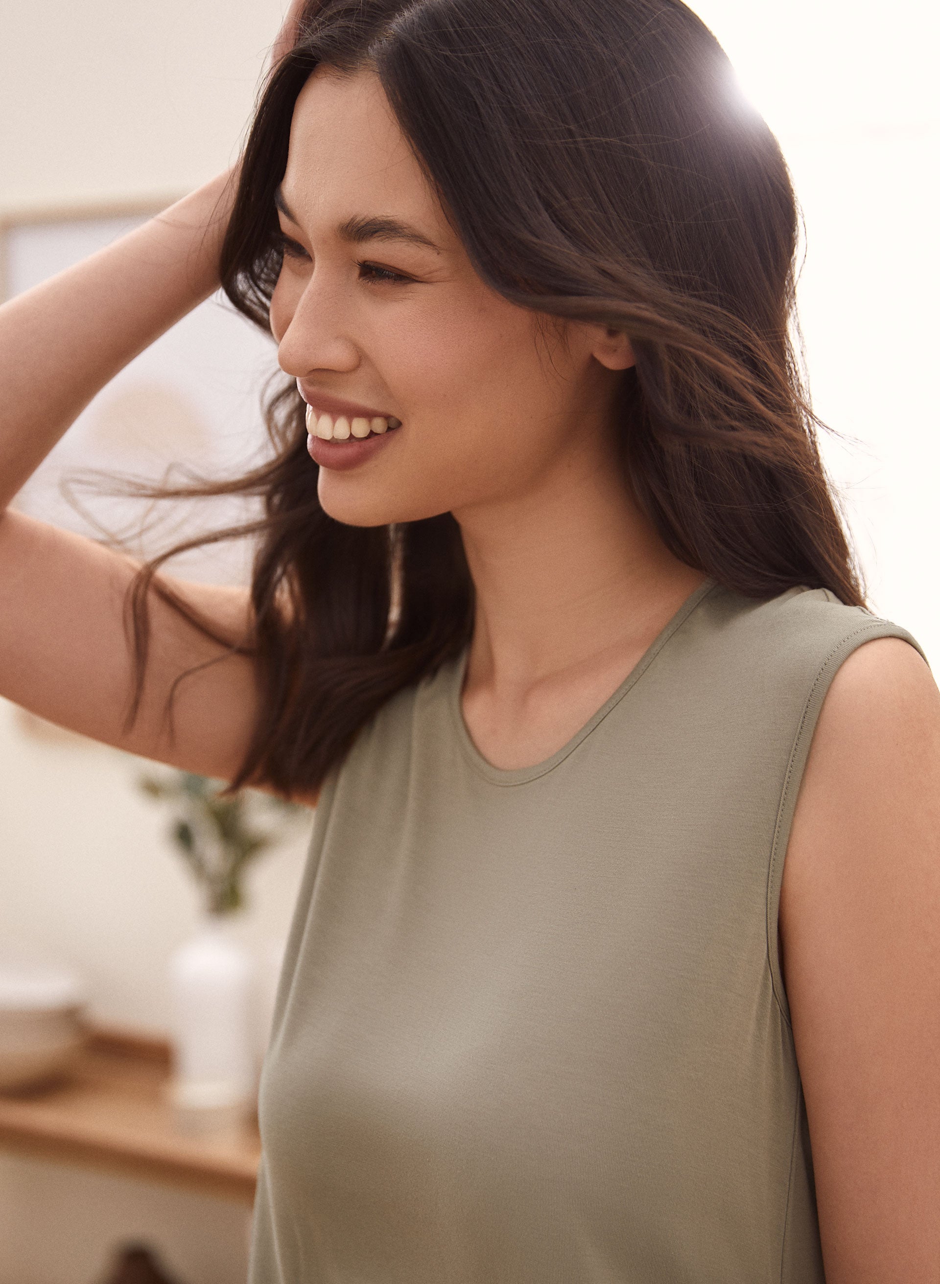Women's Basic Scoop Neck Cami Top - Soft Stretchy Tank for Layering & Casual Wear - Perfect for Everyday Outfits, Work & Summer Fashion