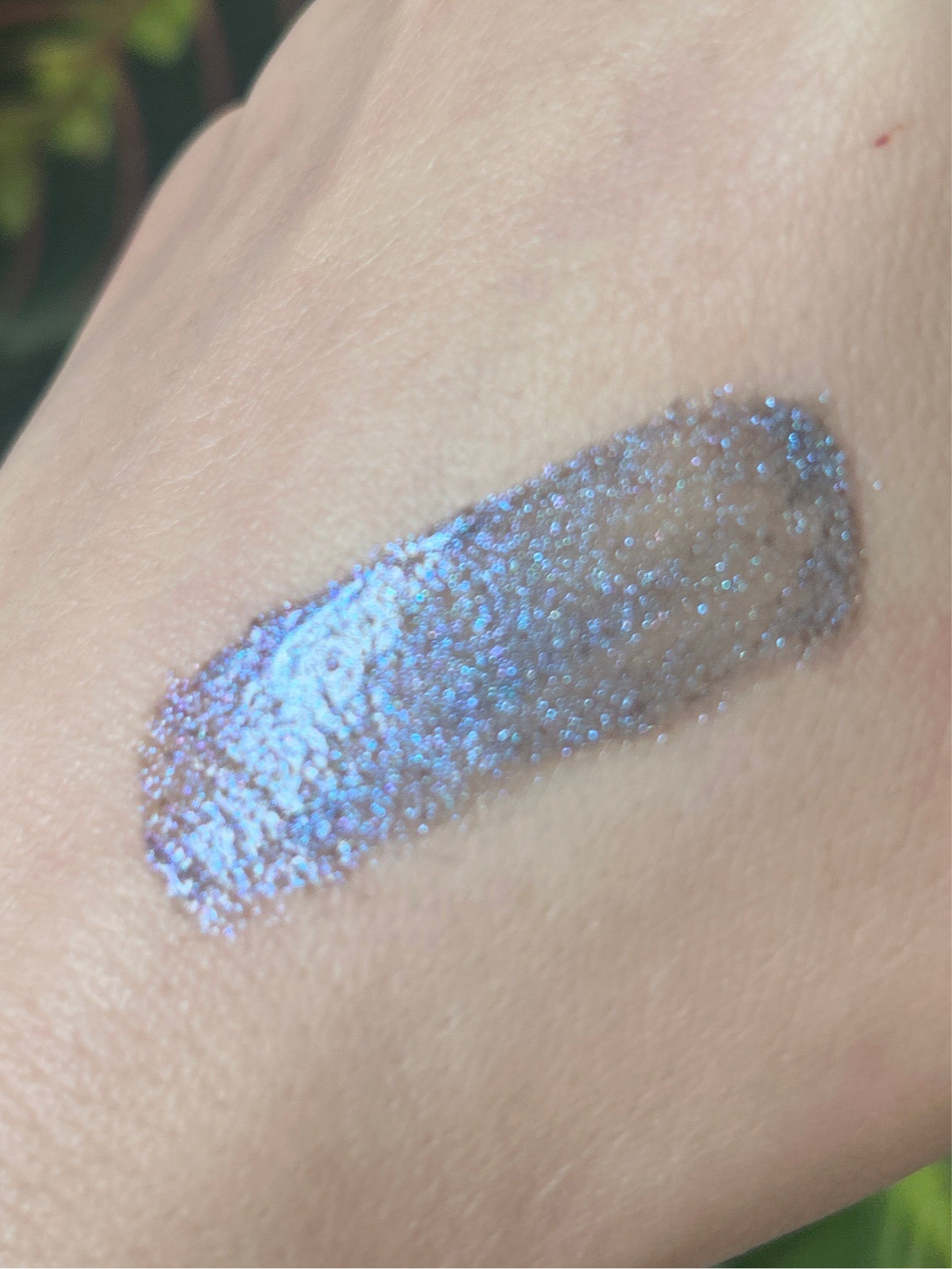 Cher Amie Multichrome Lipstick - Long Lasting Hydrating Lip Color with Shifting Pearl Pigments | Perfect for Parties, Date Nights & Special Occasions
