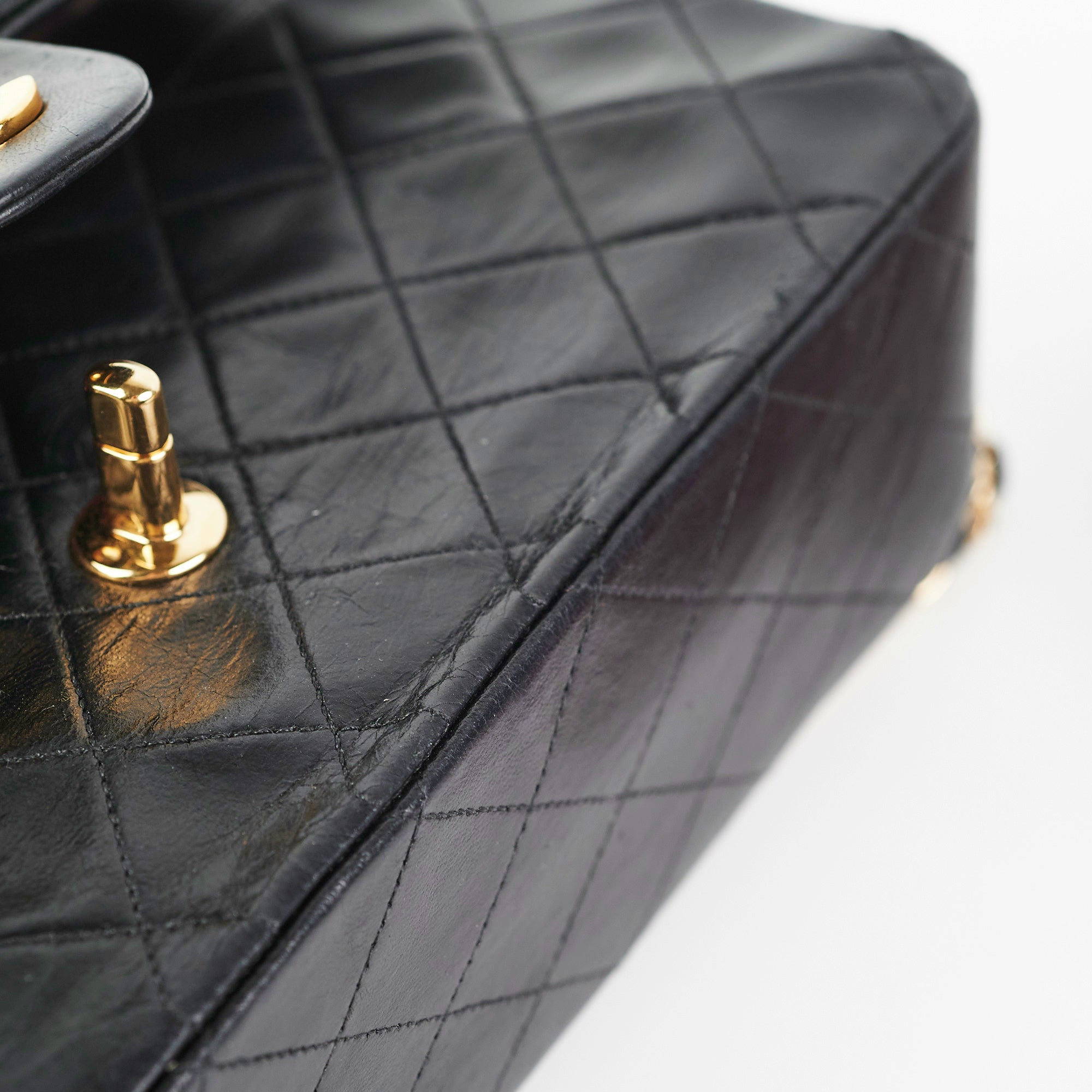 Chanel Medium Classic Flap Bag Black Lambskin Leather - Luxury Designer Handbag for Women, Perfect for Evening Events & Special Occasions