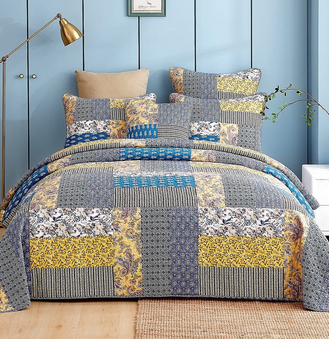 Royal Chambers 3-Piece Patchwork Floral Quilt Set - Cal King Size, Luxury Bedding for Master Bedroom, Guest Room & Cozy Home Decor
