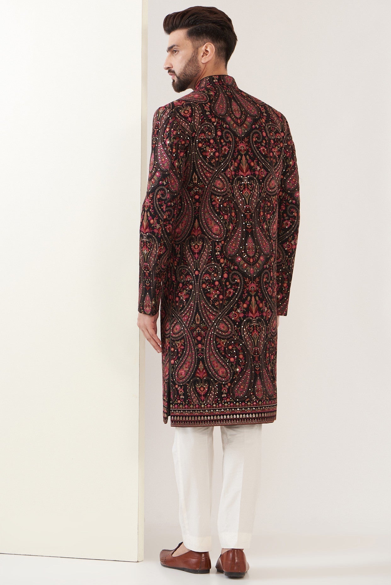 Exquisite Kashmiri Embroidered Sherwani for Men - Traditional Indian Wedding Attire & Festive Occasions