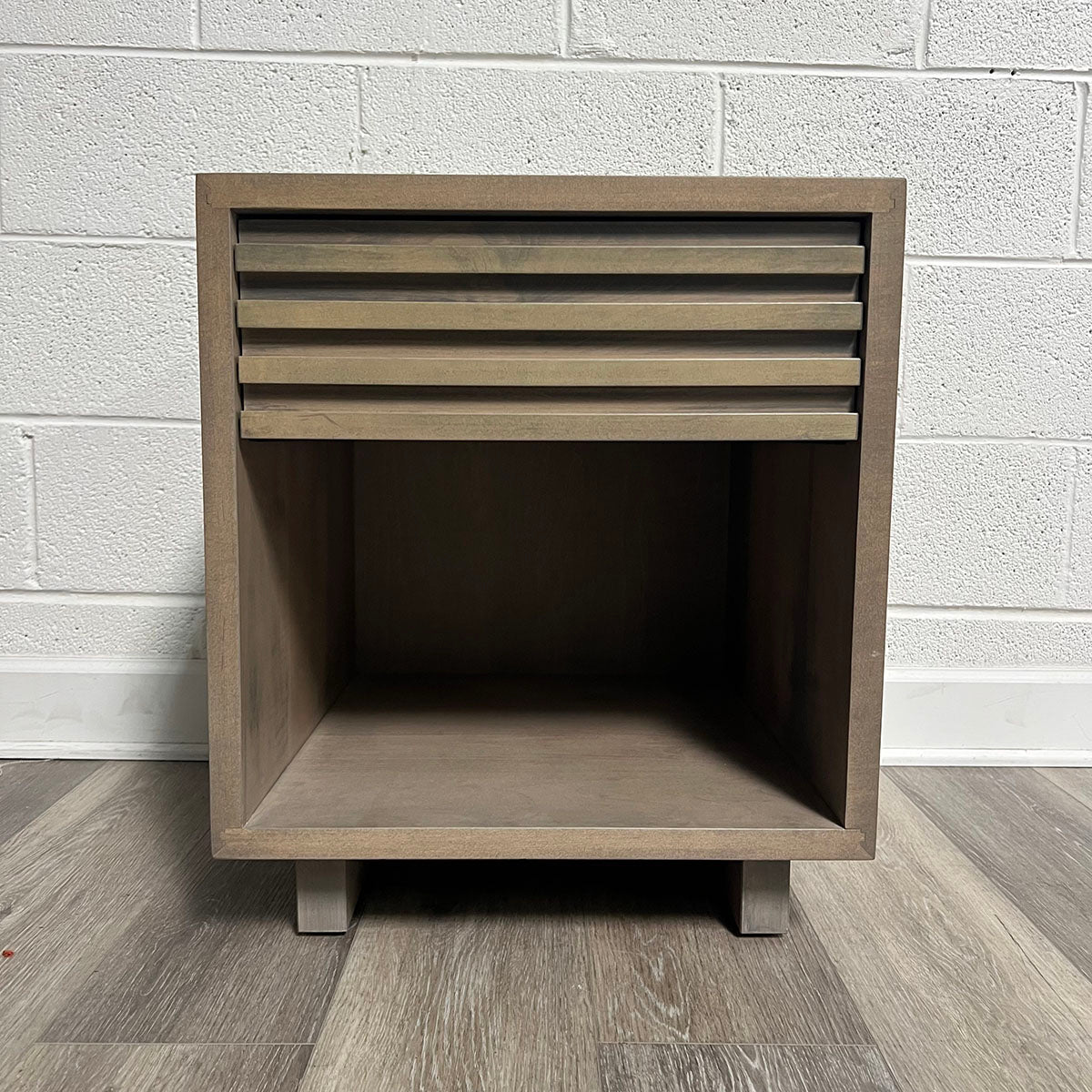 Modern Nightstand with 1 Drawer - Bedside Table with Storage Shelf - Perfect for Bedroom, Living Room, or Office - Compact & Stylish Furniture for Small Spaces