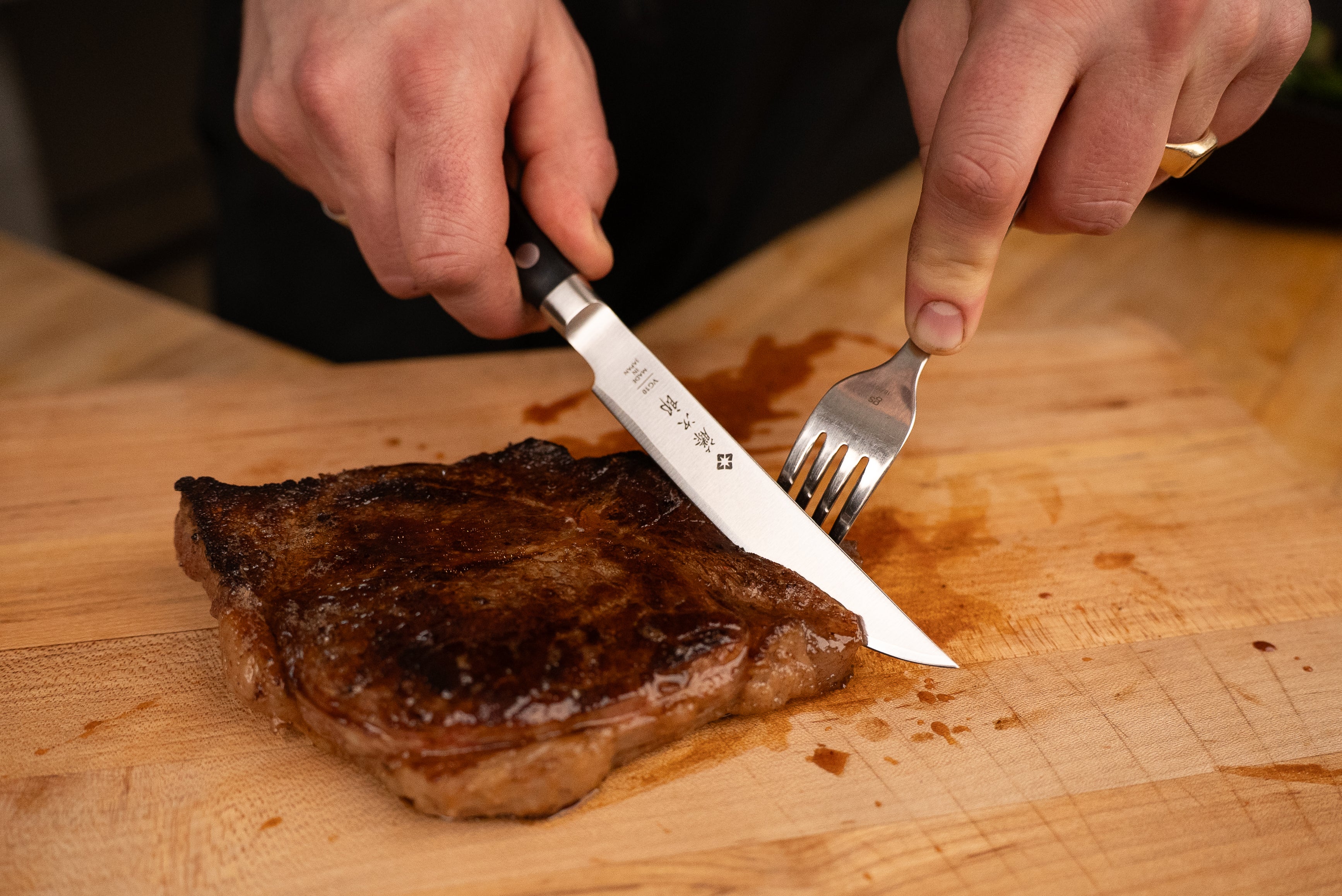 TOJIRO CLASSIC Premium Japanese Stainless Steel Steak Knife Set - 4-Piece Sharp Kitchen Cutlery for Steakhouse Dining, BBQ, and Home Cooking