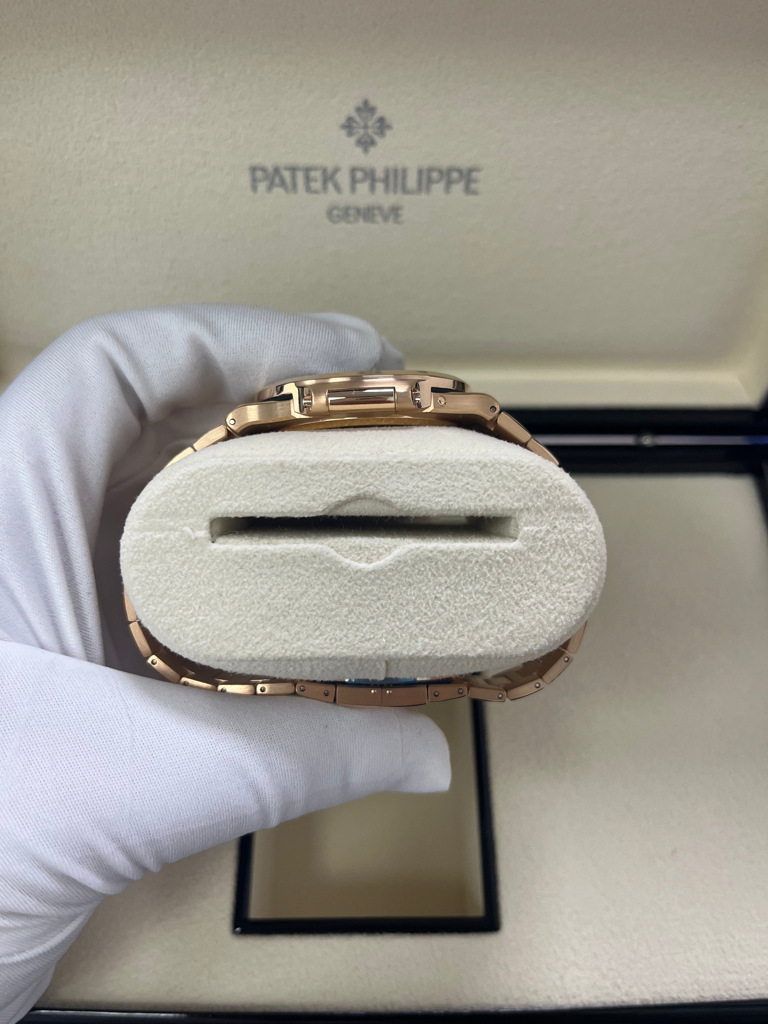 Patek Philippe Nautilus 5712/1R-001 Moon Phase Watch - 40mm Rose Gold Case with Brown Black Dial - Luxury Swiss Automatic Watch for Men - Perfect for Business, Gala Events & Collectors