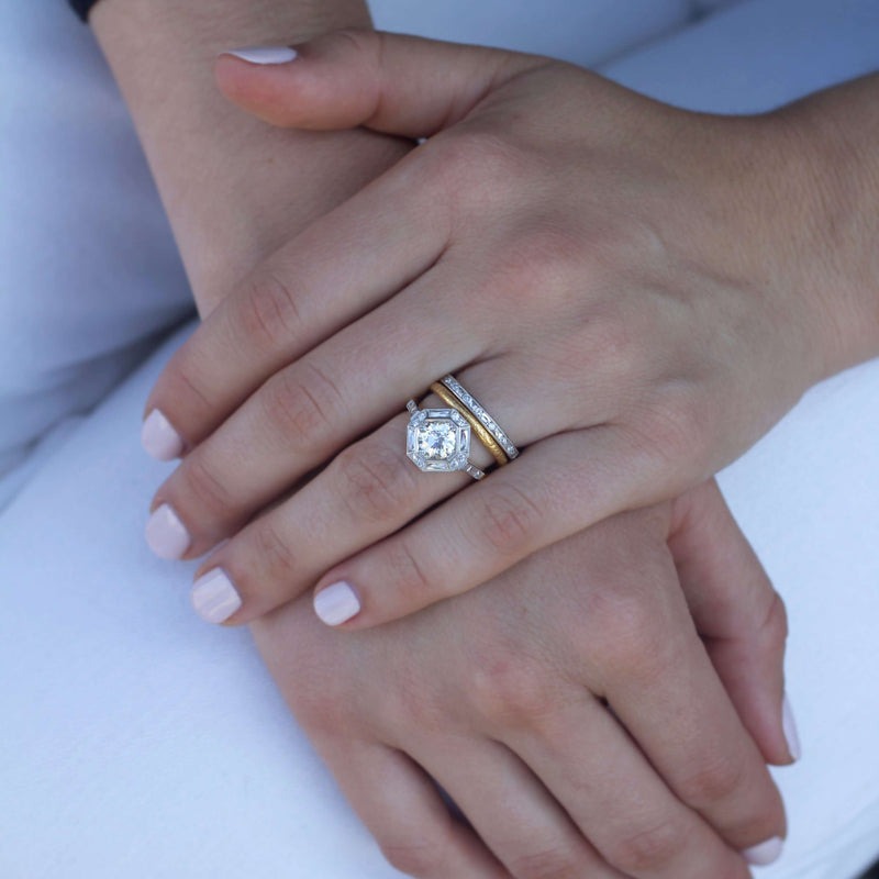 18K Yellow Gold Single Stone Jane Band Ring - Elegant Minimalist Jewelry for Women, Perfect for Everyday Wear, Anniversary & Wedding Gifts