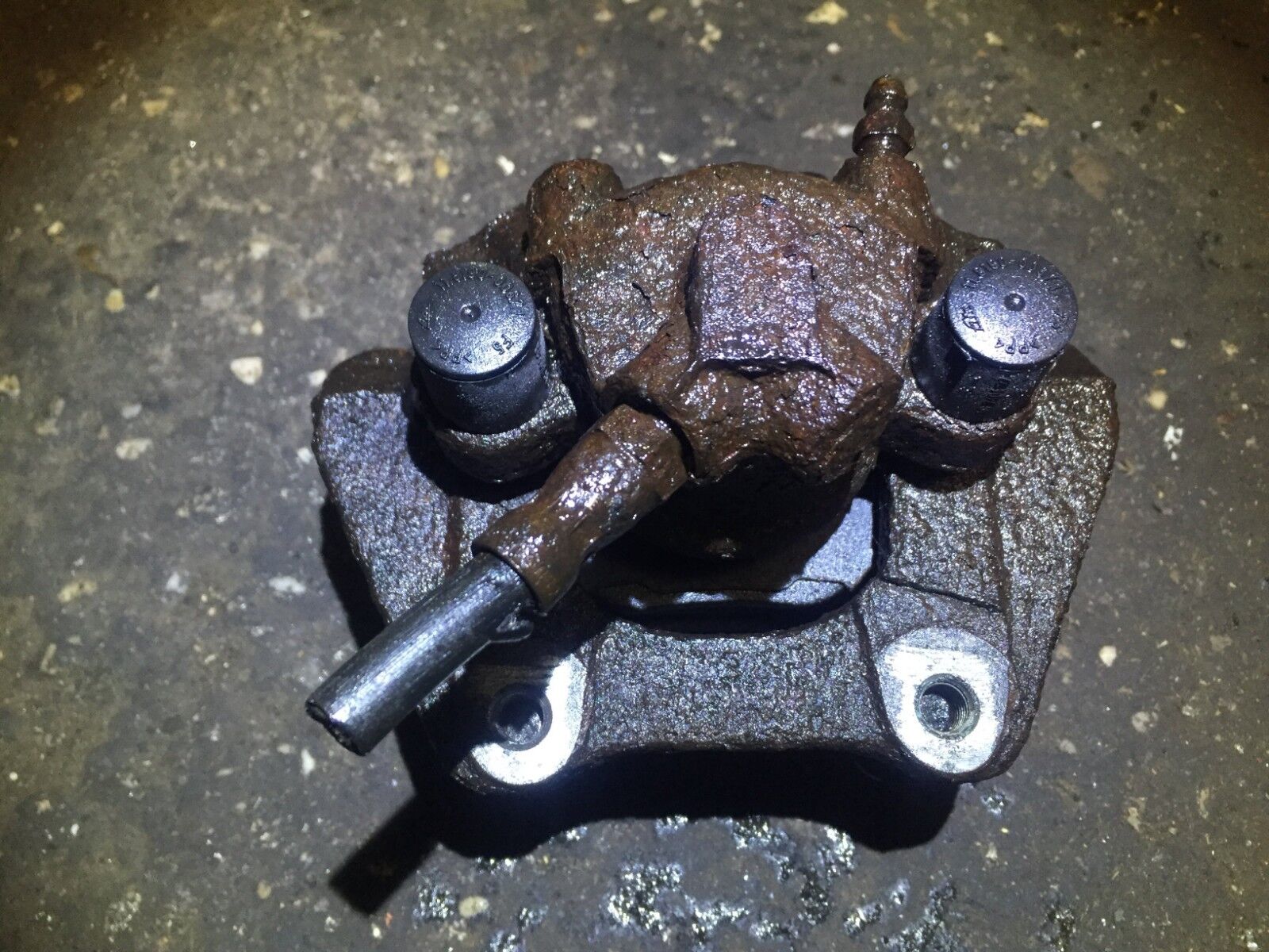 04 05 06 BMW X3 E83 3.0L Rear Left Driver Side Brake Caliper - OEM D33 Replacement Part - Perfect for Brake System Repair & Performance Upgrade