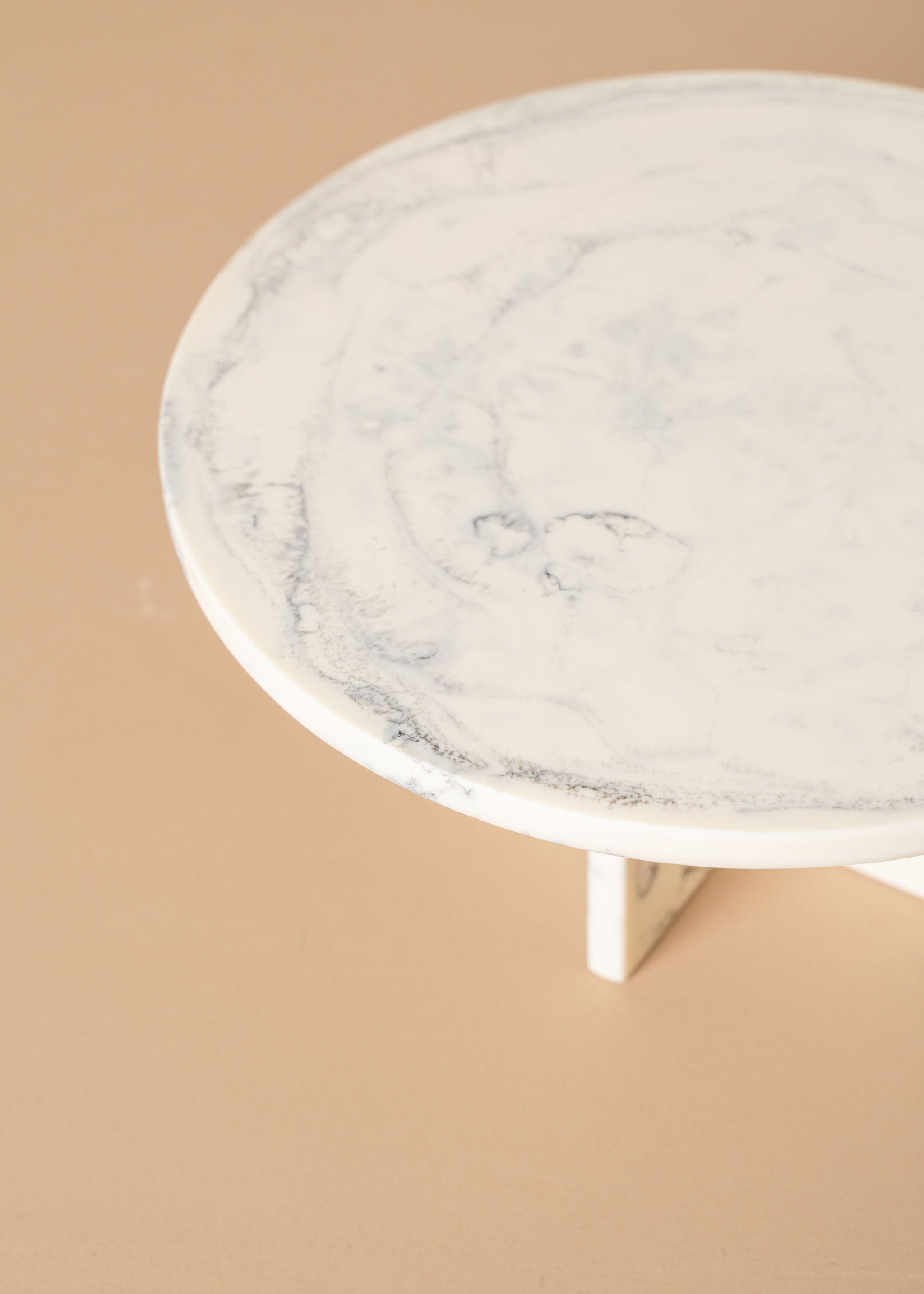 Premium Flow Resin Cake Stand - Elegant Merle Design for Wedding, Birthday & Dessert Displays - Perfect for Party Decor & Bakery Showcase