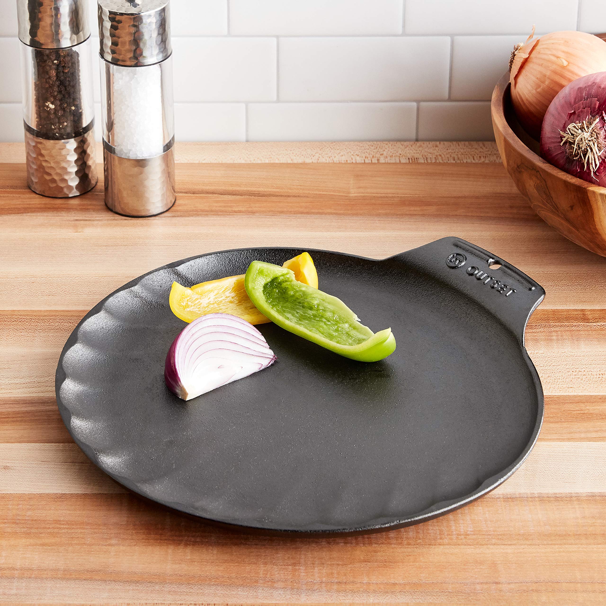 Outset 76378 Scallop Cast Iron Grill and Serving Pan - Black | Heavy Duty Pre-Seasoned Griddle for Steak, Seafood & Vegetables | Perfect for Indoor & Outdoor Cooking, Camping, BBQs & Family Gatherings