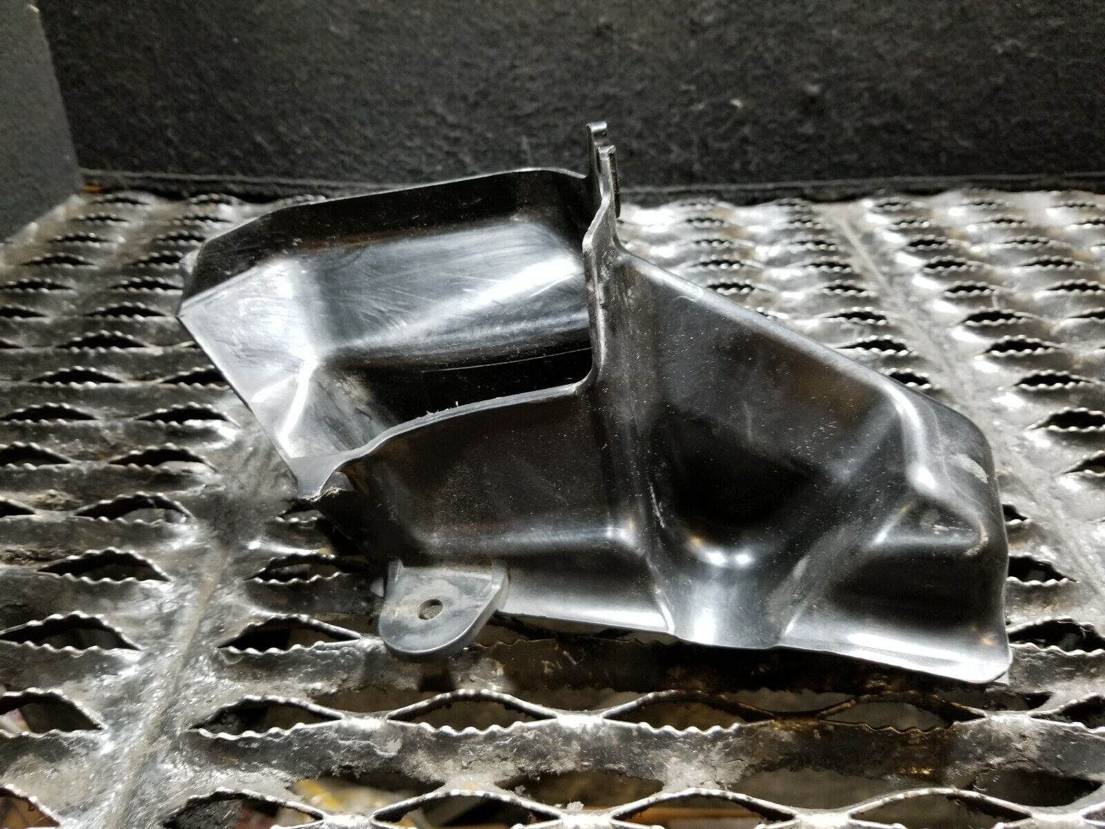 05-08 Acura RL Air Intake Duct OEM Replacement Part - Improve Engine Performance & Fuel Efficiency for Daily Driving & Highway Commutes