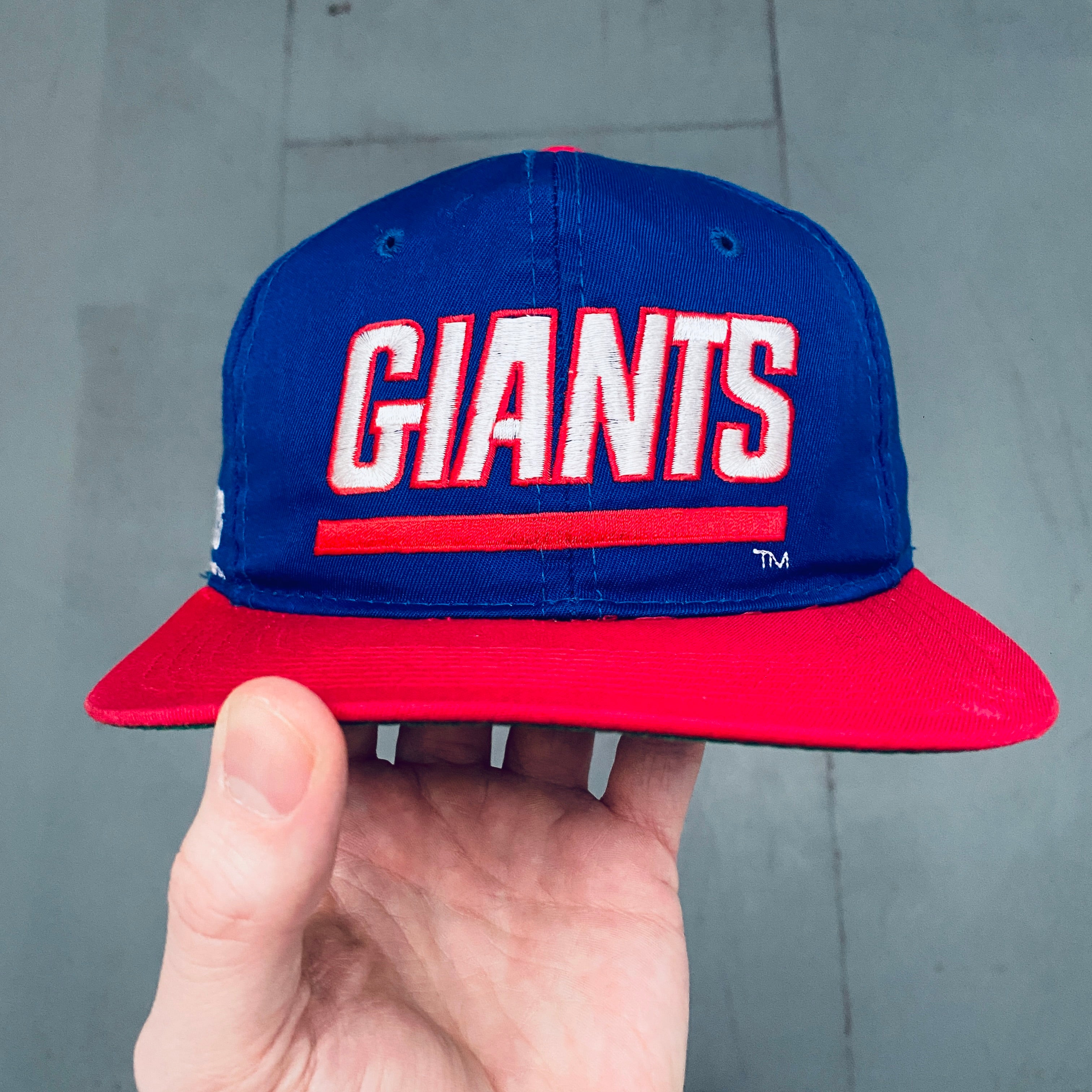 New York Giants 1990s Vintage Embroidered Wordmark Snapback Hat - Retro Sports Fan Gift for Men & Women - Perfect for Game Day, Collecting, and Streetwear Fashion