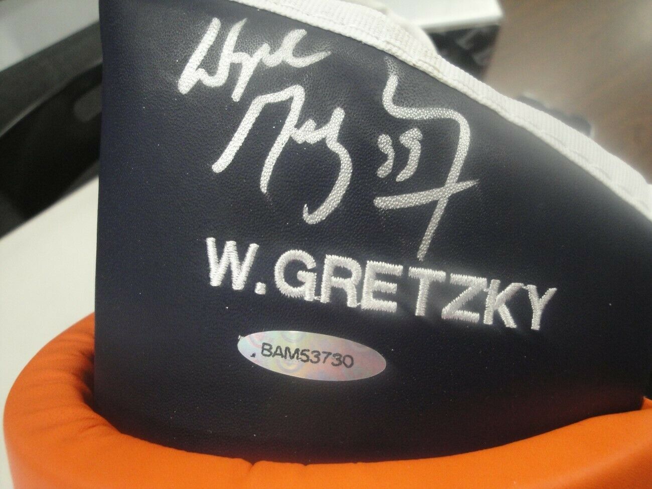 Wayne Gretzky Autographed Edmonton Oilers JOFA Hockey Glove - UDA Certified Collectible - Perfect for NHL Memorabilia Displays & Hockey Fan Gifts