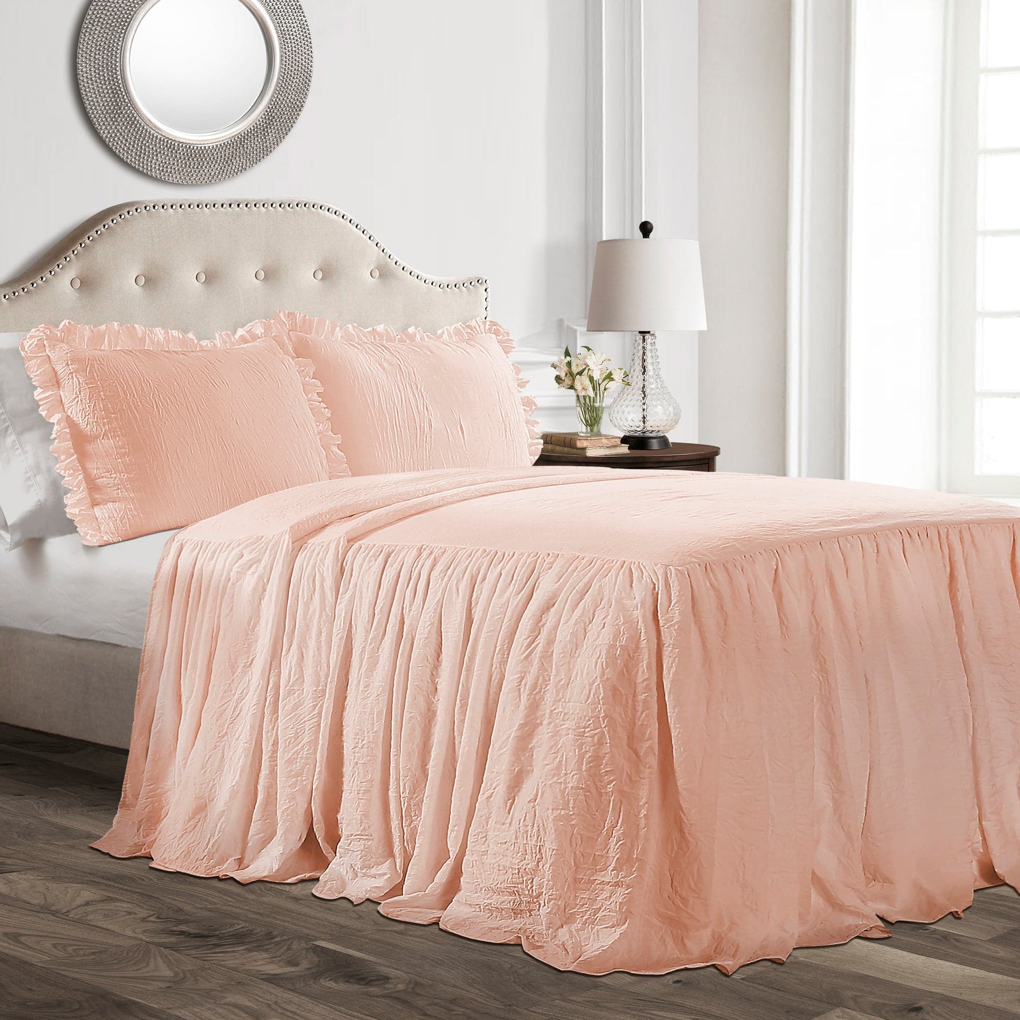 Elegant Ruffle Skirt Bedspread Set - Soft & Stylish Queen Size Bedding for Girls & Women - Perfect for Bedroom Decor, Guest Rooms & Cozy Home Styling