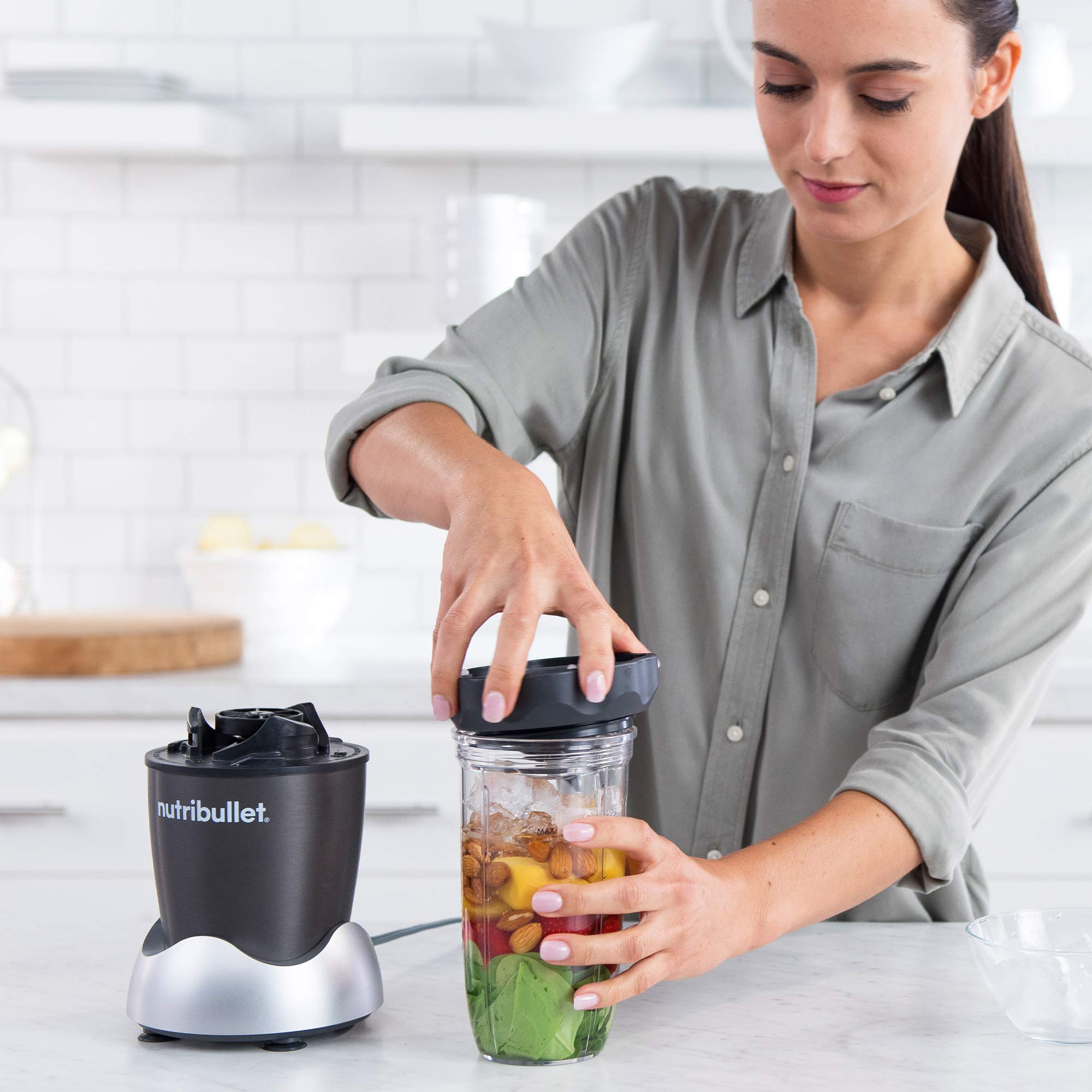 NutriBullet ZNB30100Z Pro 1000 Watt Personal Blender with 32-Ounce Cup - Light Gray | Perfect for Smoothies, Protein Shakes & Meal Prep at Home or Gym