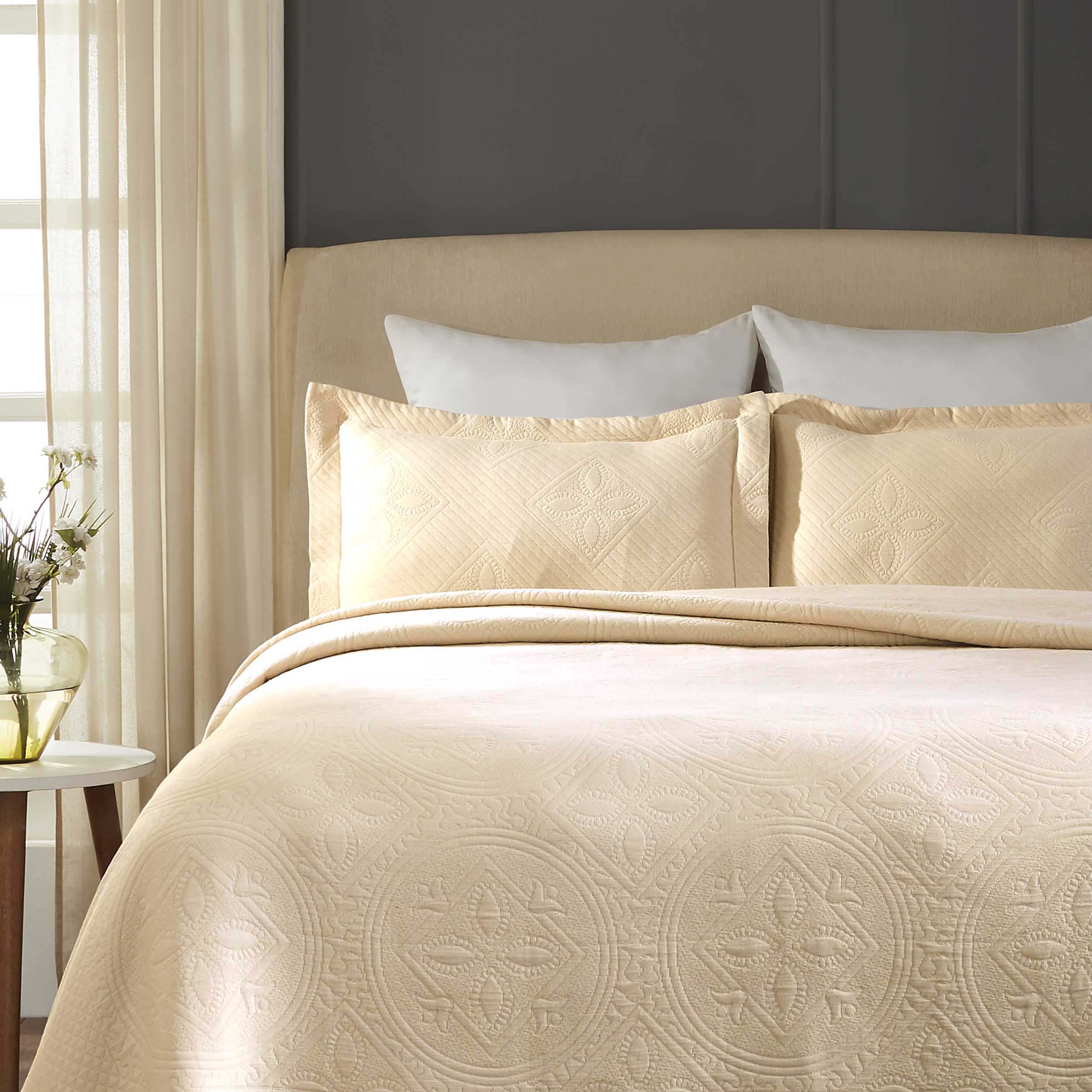 Celtic Circle Jacquard Matelasse Cotton Bedspread Set - Queen Size Luxury Bedding for Home Decor, Perfect for Master Bedroom & Guest Room