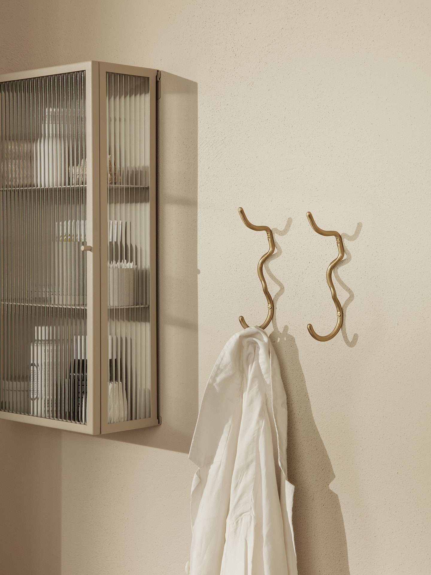 FERM LIVING Curvature Hook - Elegant Brass Wall Hook for Coats, Hats & Towels - Perfect for Entryway, Bathroom & Bedroom Organization