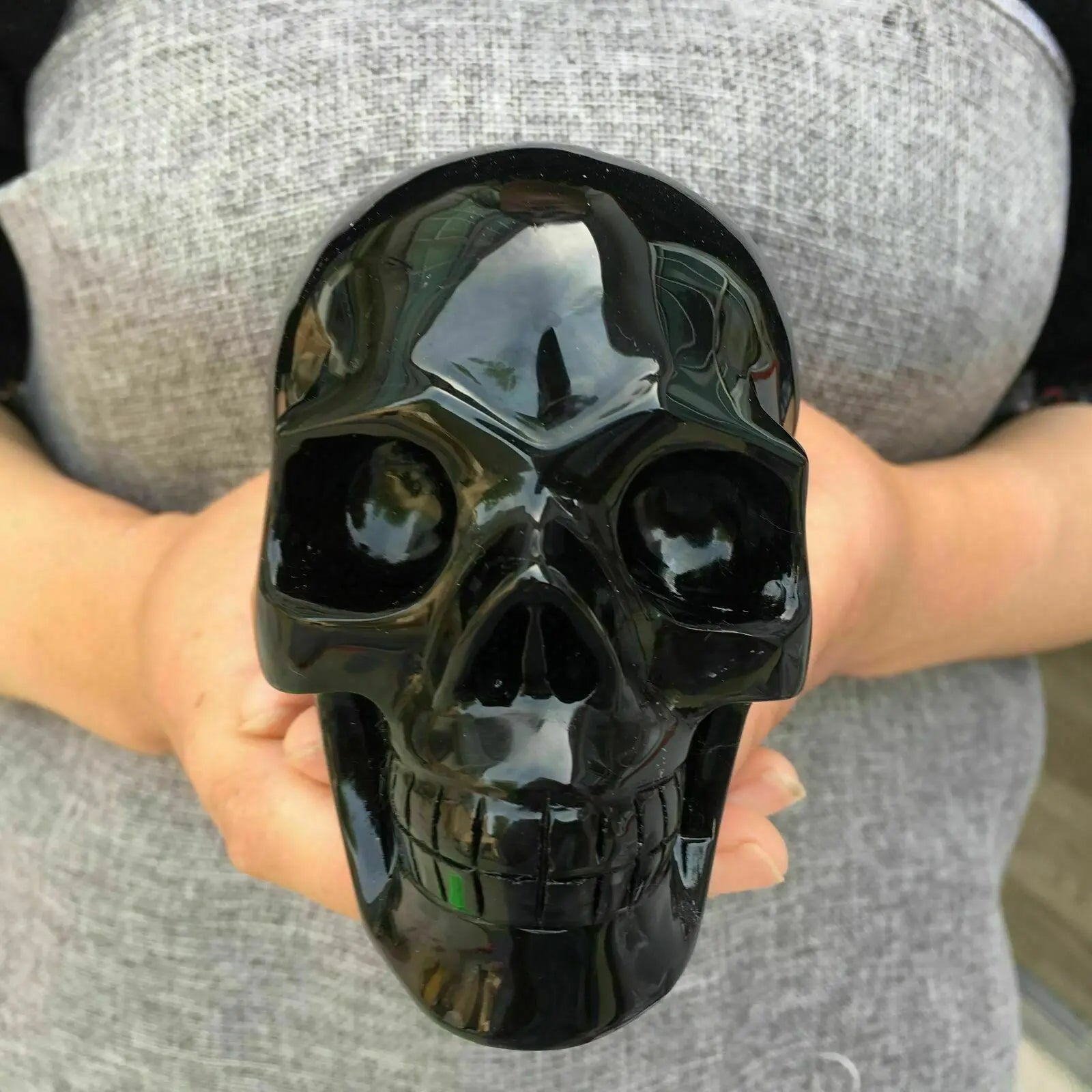 Natural Black Obsidian Quartz Crystal Skull - Hand Carved Healing Stone for Reiki, Meditation & Spiritual Energy - Perfect for Home Decor, Yoga & Chakra Balancing