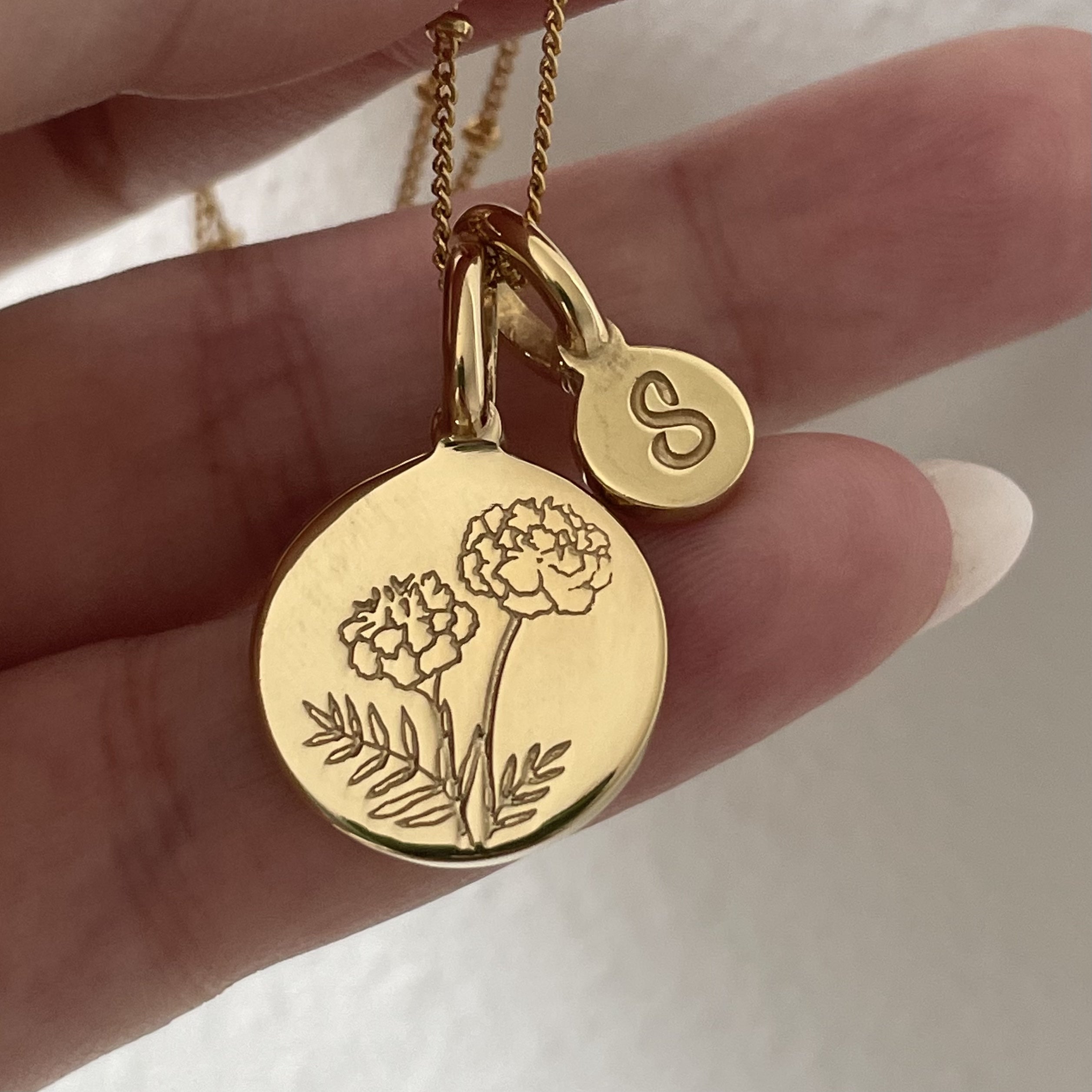 Personalized Initial Chrysanthemum Necklace - November Birth Flower Jewelry for Women, Gifts for Mom, Sister, Girlfriend | Birthday, Anniversary, Valentine's Day Present