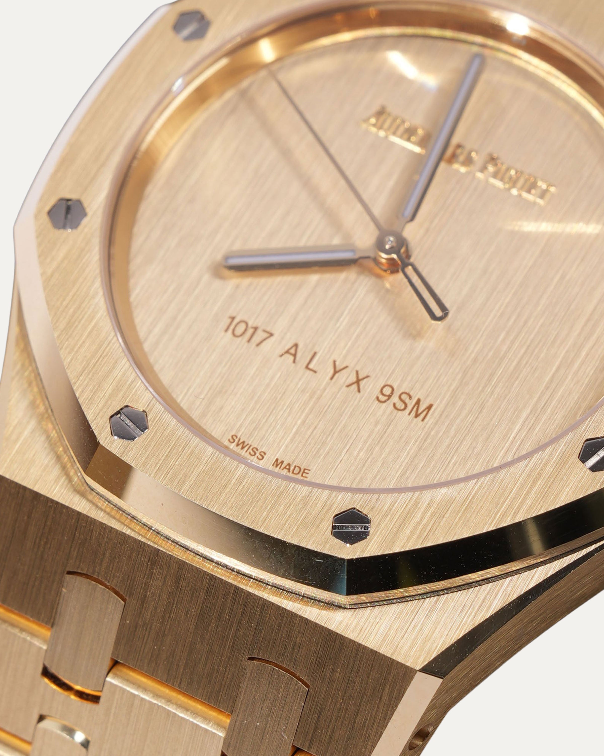 1017 ALYX 9SM Yellow Gold Royal Oak Self-Winding 37mm Watch - Luxury Automatic Timepiece for Men, Perfect for Formal Events & Business Occasions