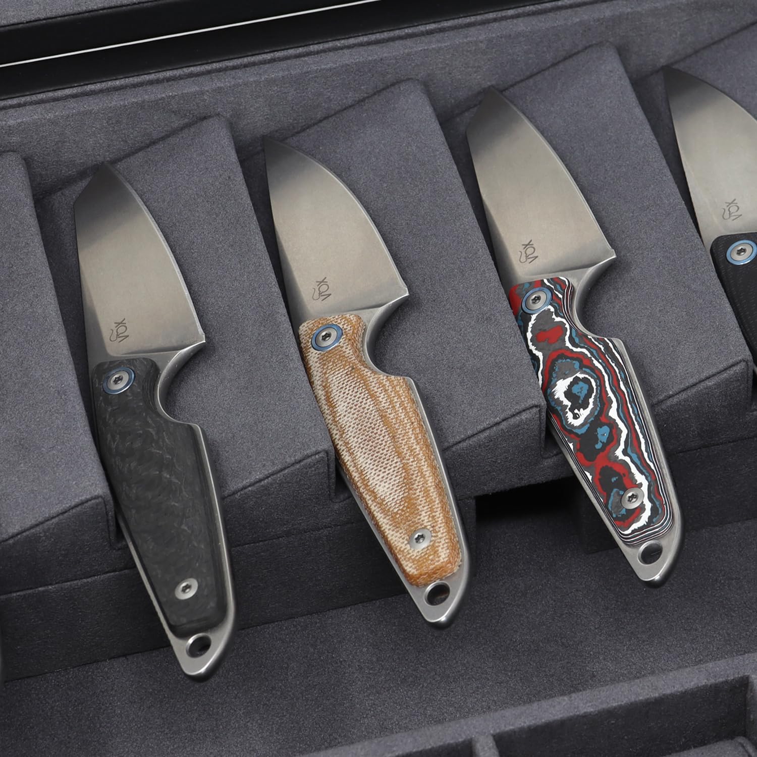 MAKRO 2 Sheepsfoot Fixed Blade Knife - Premium M390 Super Steel, Full Tang Design by Jesper Voxnaes, Italian Crafted with Carbon Fiber Handle & Leather Sheath | Perfect for Outdoor Survival, Hunting, Camping and Everyday Carry (EDC)