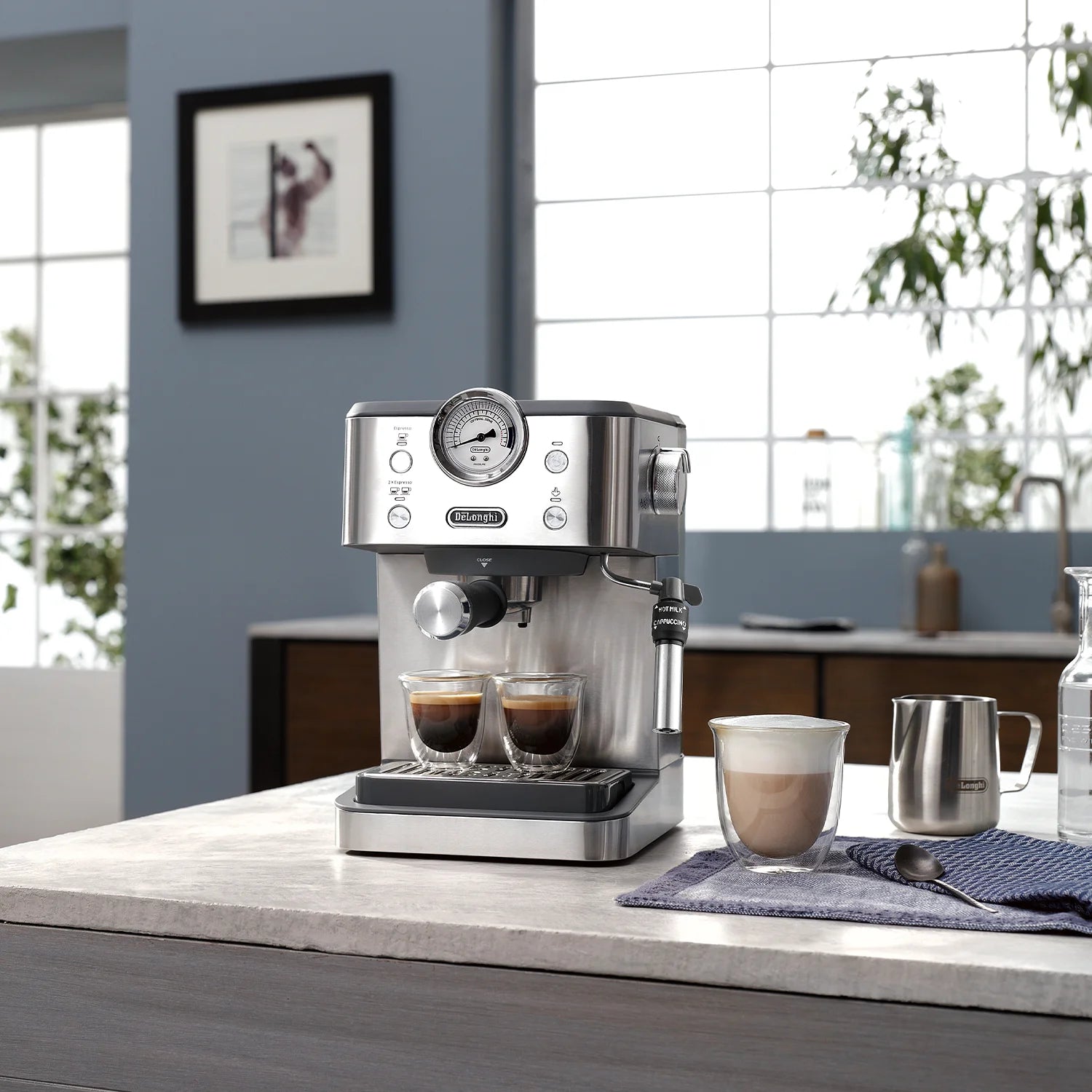 De'Longhi Linea Classic Espresso Machine - Stainless Steel EM450M for Home Baristas & Coffee Lovers | Perfect for Kitchen, Office & Small Cafes
