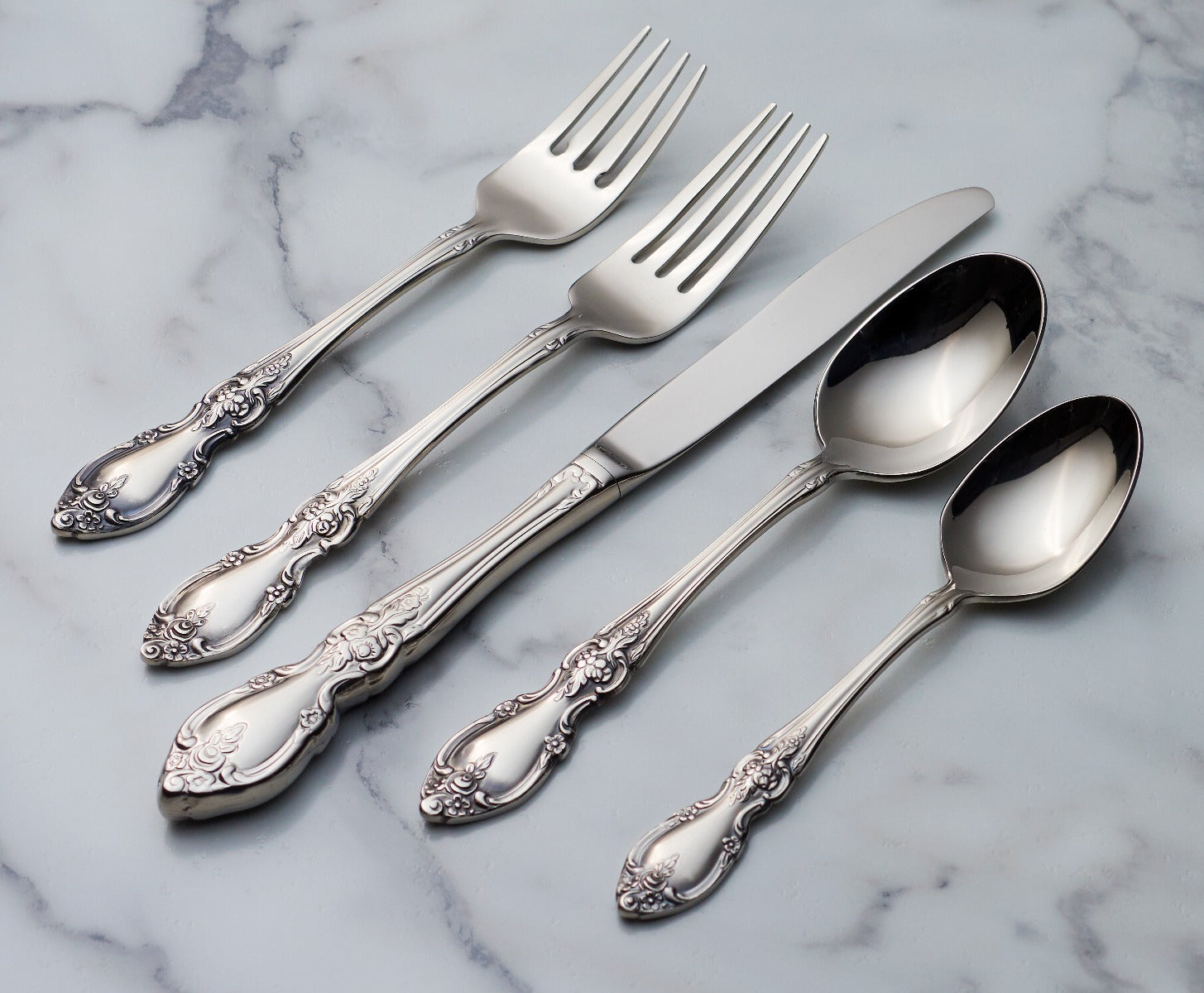 Premium 18/8 Stainless Steel Teaspoon Set of 4 - Durable & Rust-Resistant Flatware for Tea, Coffee, Desserts - Perfect for Home, Restaurant, or Gift Use