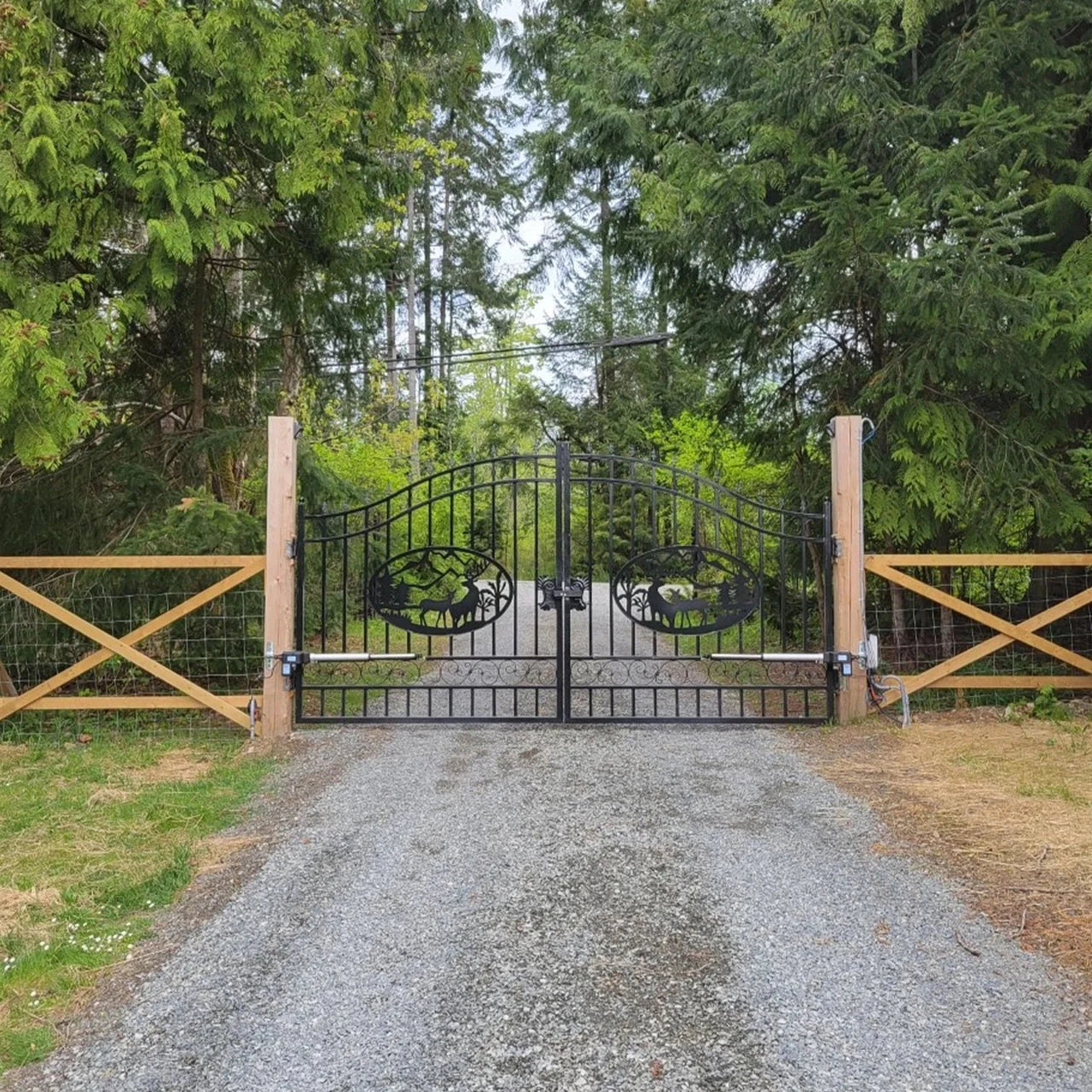 Aleko AS1200 AC/DC Dual Swing Gate Opener with 50W Solar Kit - Automatic Driveway Gate Motor for Home Security & Farm Access