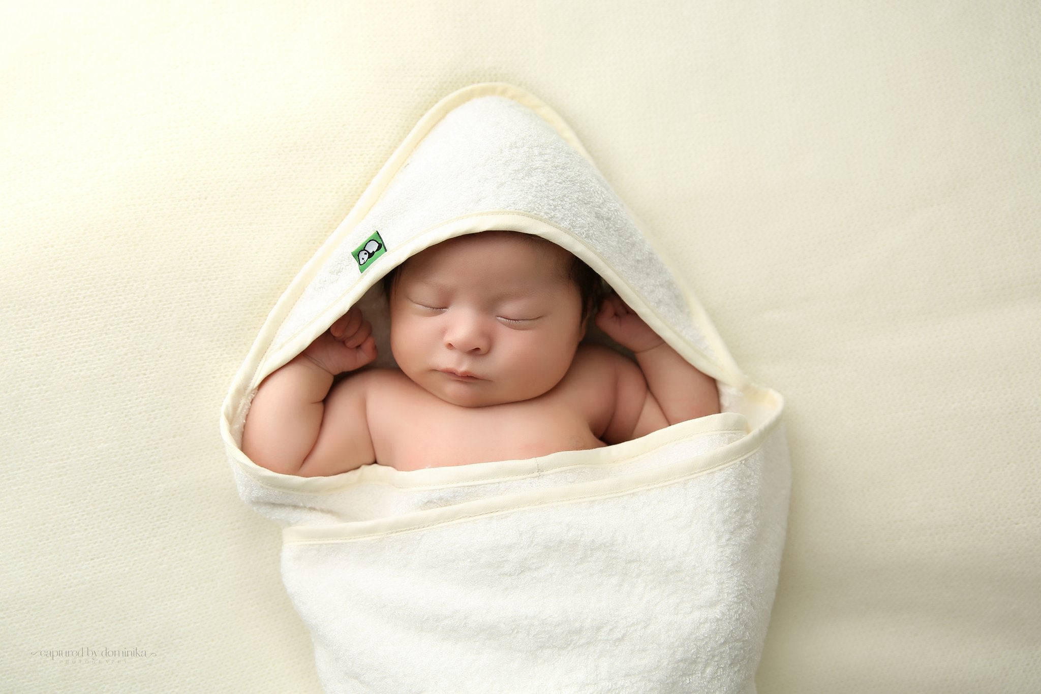 Bamboobino Classic Hooded Baby Towel - Soft & Absorbent Organic Cotton for Newborns, Infants & Toddlers - Perfect for Bath Time, Swimming & Beach Outings