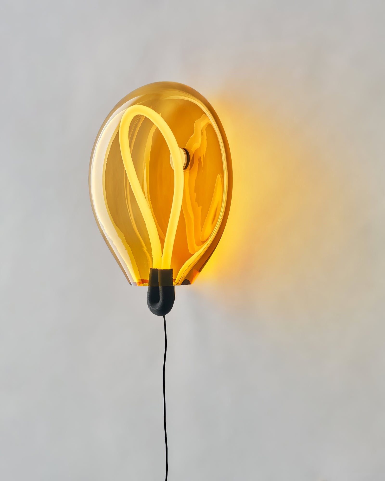 Modern Bulla Wall Light - Sleek LED Sconce for Bedroom, Living Room & Hallway - Dimmable Indoor Lighting Fixture - Perfect for Home Decor & Ambient Lighting
