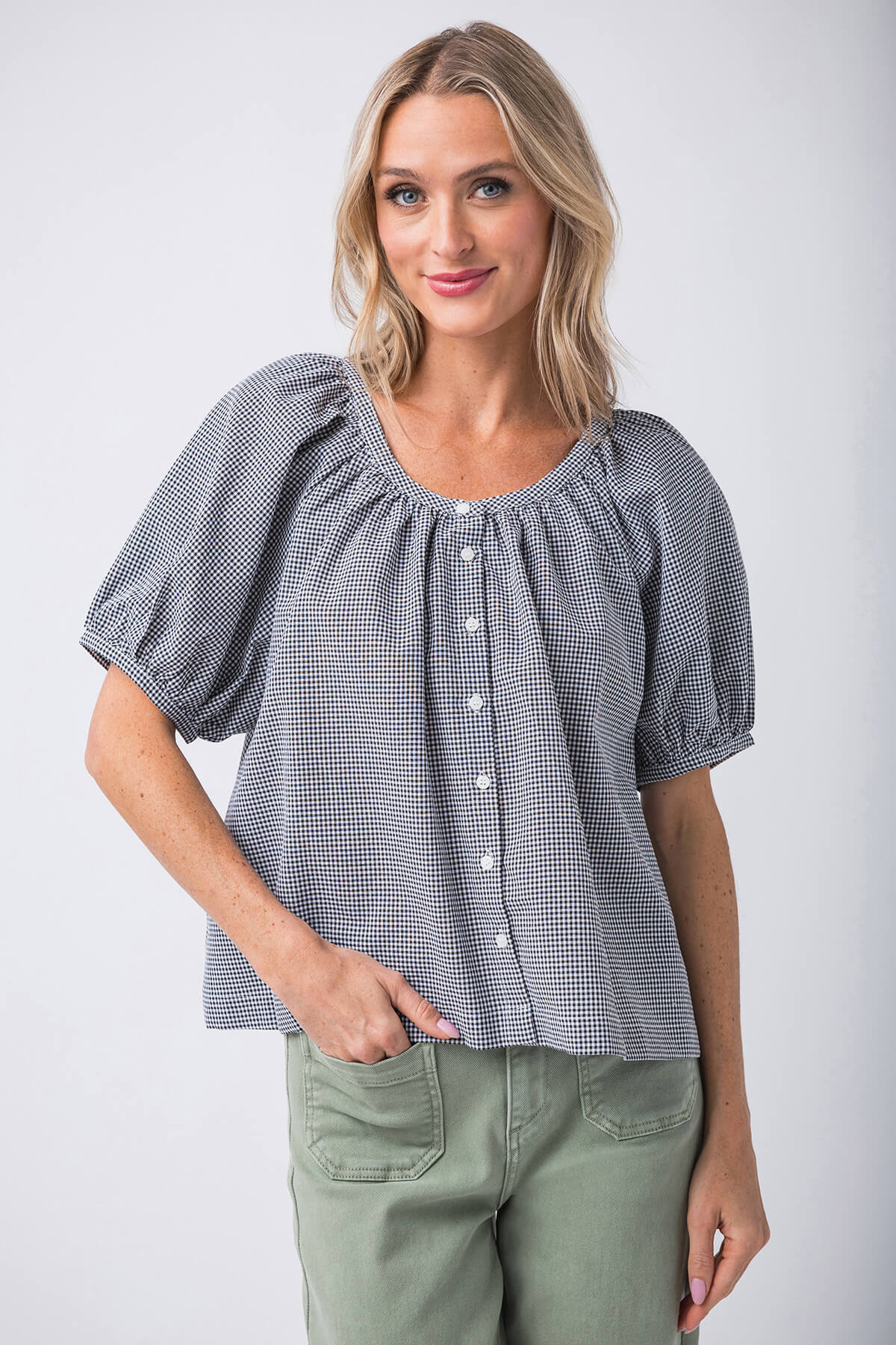 Stylish Gingham Blouse for Women - Trendy Checkered Button-Up Shirt - Perfect for Office Wear, Casual Outings & Spring Fashion